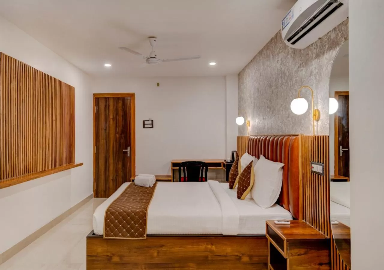 Photo of the whole room, Bed in Hotel Sai Rain Tree