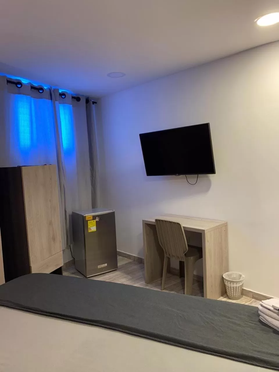 TV and multimedia, TV/Entertainment Center in Bahia 79 Apartasuites Cerca al Centro