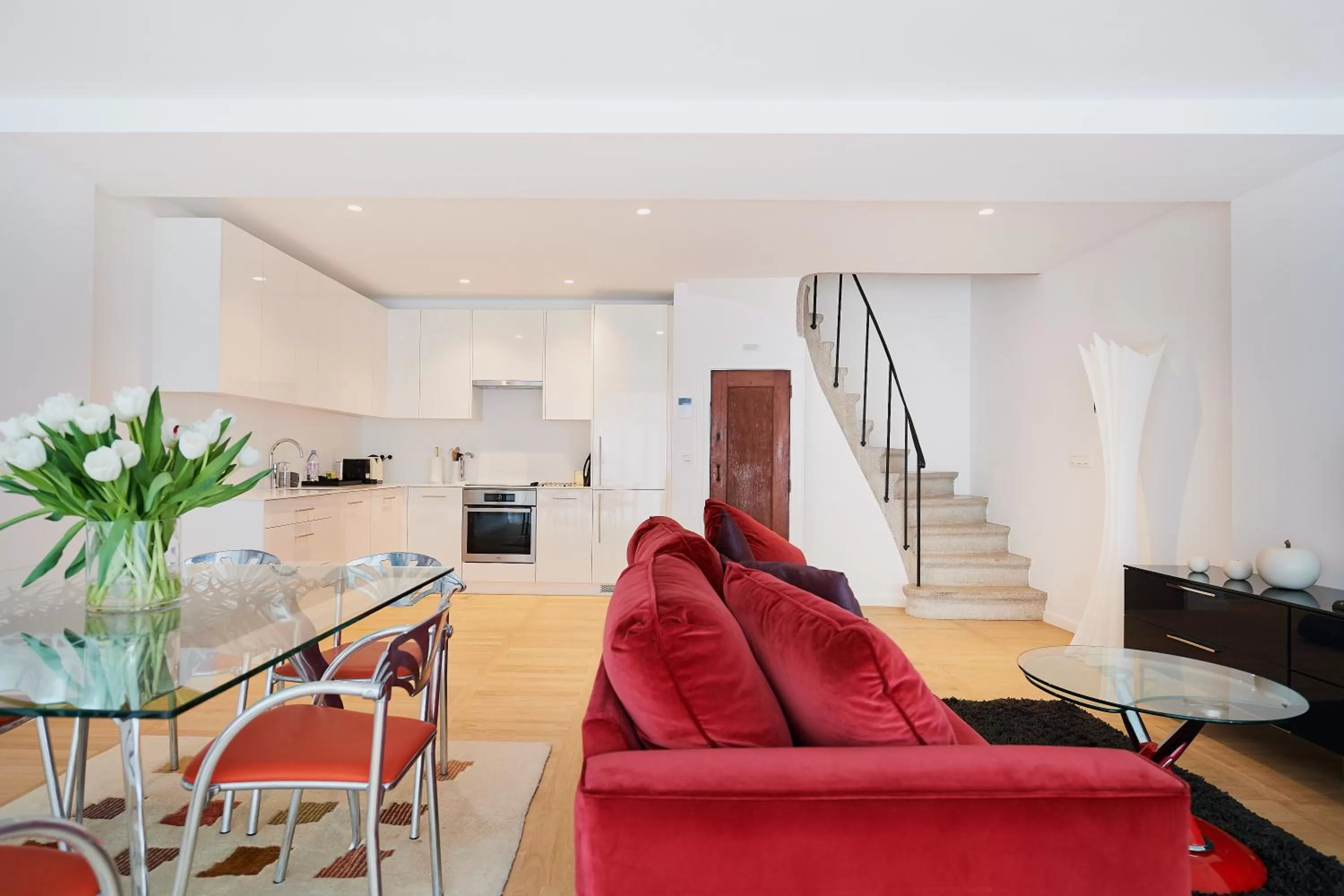Kitchen or kitchenette, Seating Area in B&B Suites 124