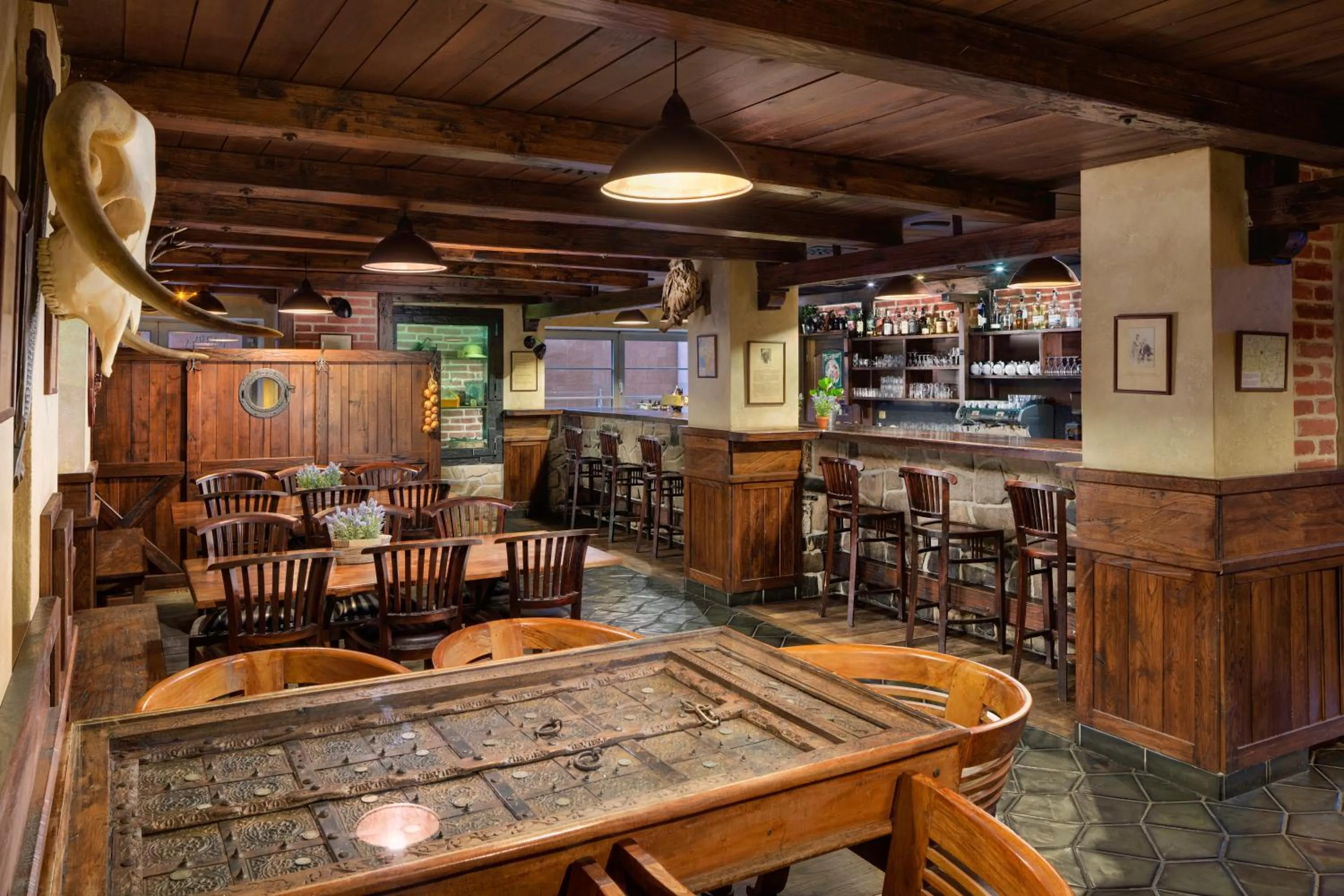 Restaurant/places to eat in Hotel Oya