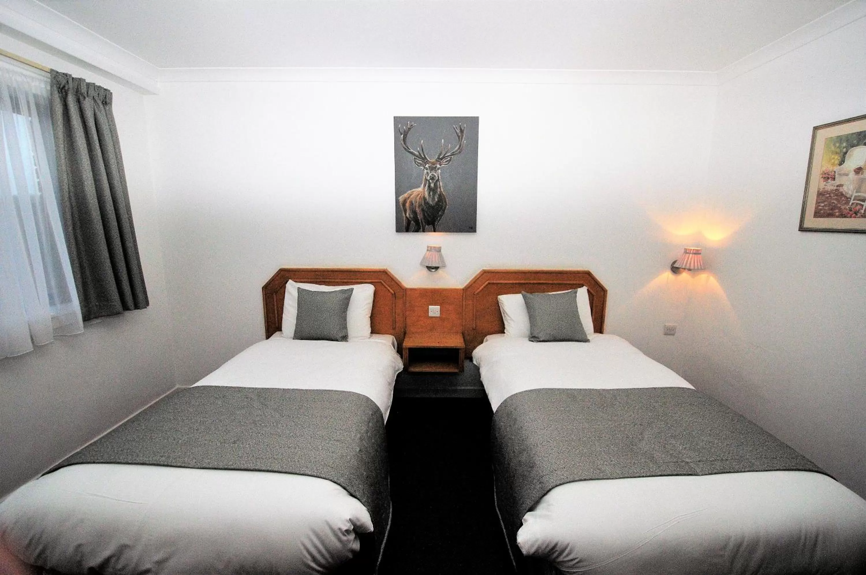 Bed in Days Inn Hamilton