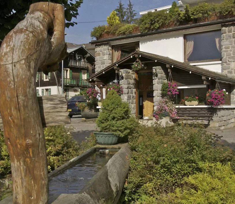Facade/entrance in Hôtel Le Sporting