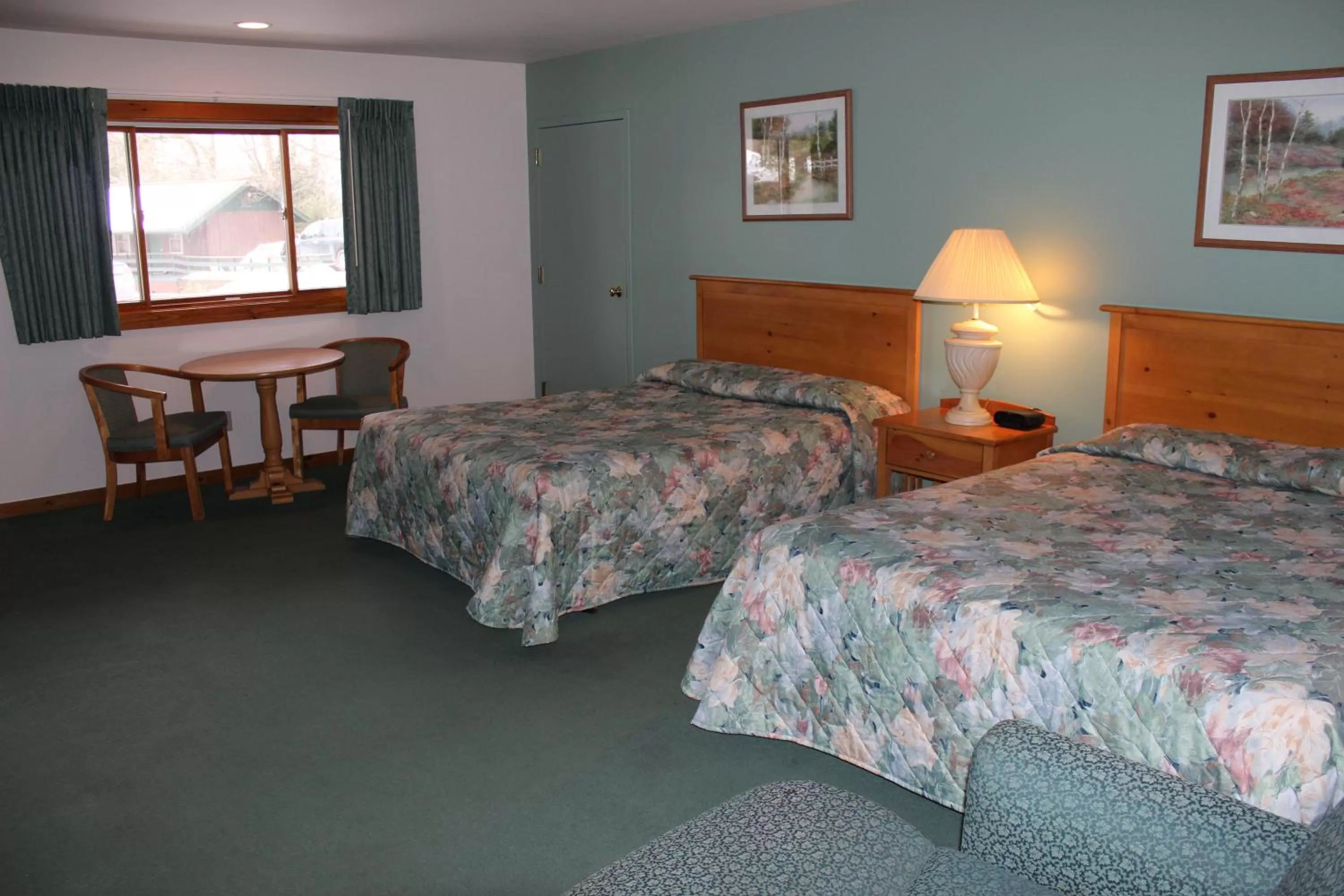 Bed in Nootka Lodge