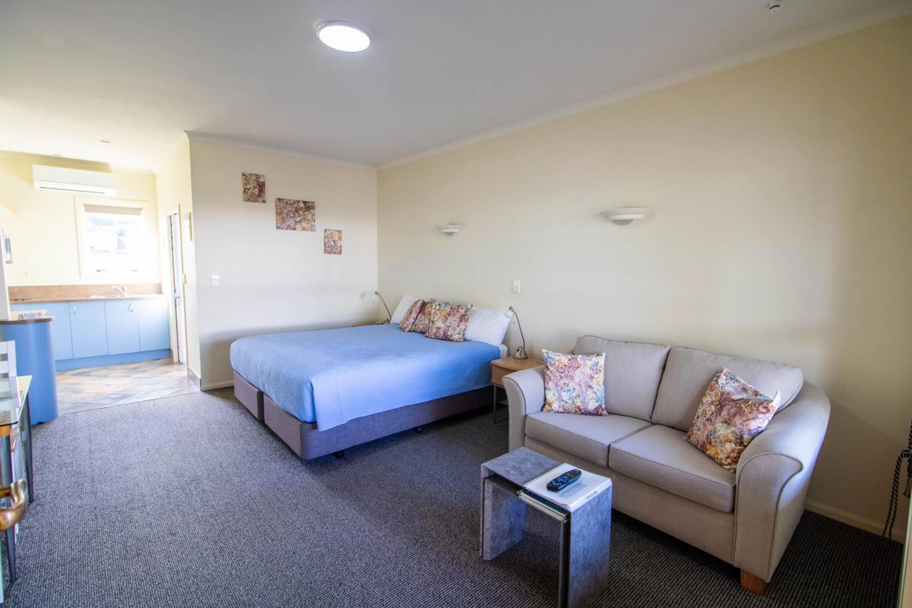 Bed in Tuscany On Thames