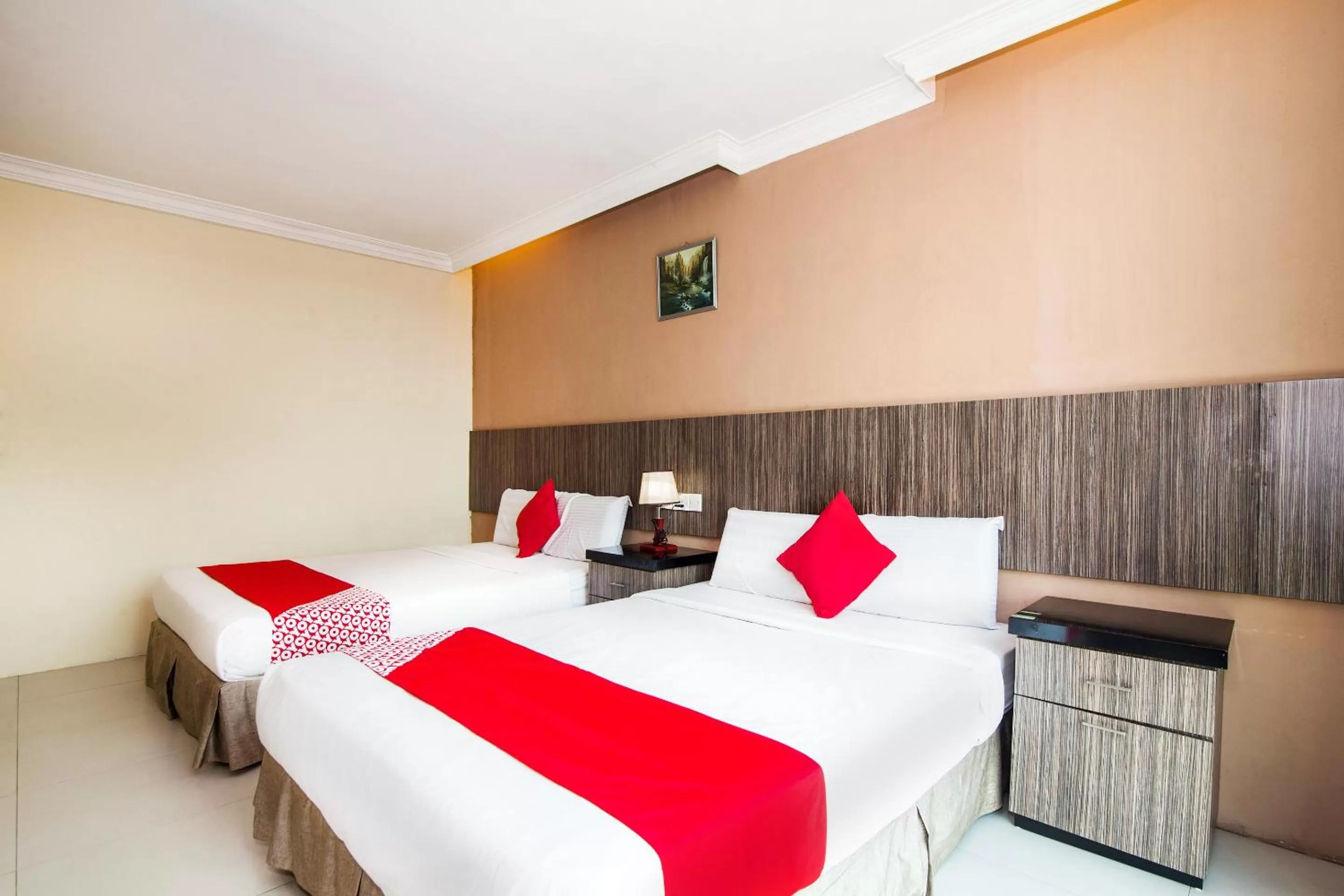 Bedroom, Bed in Crystal City Hotel