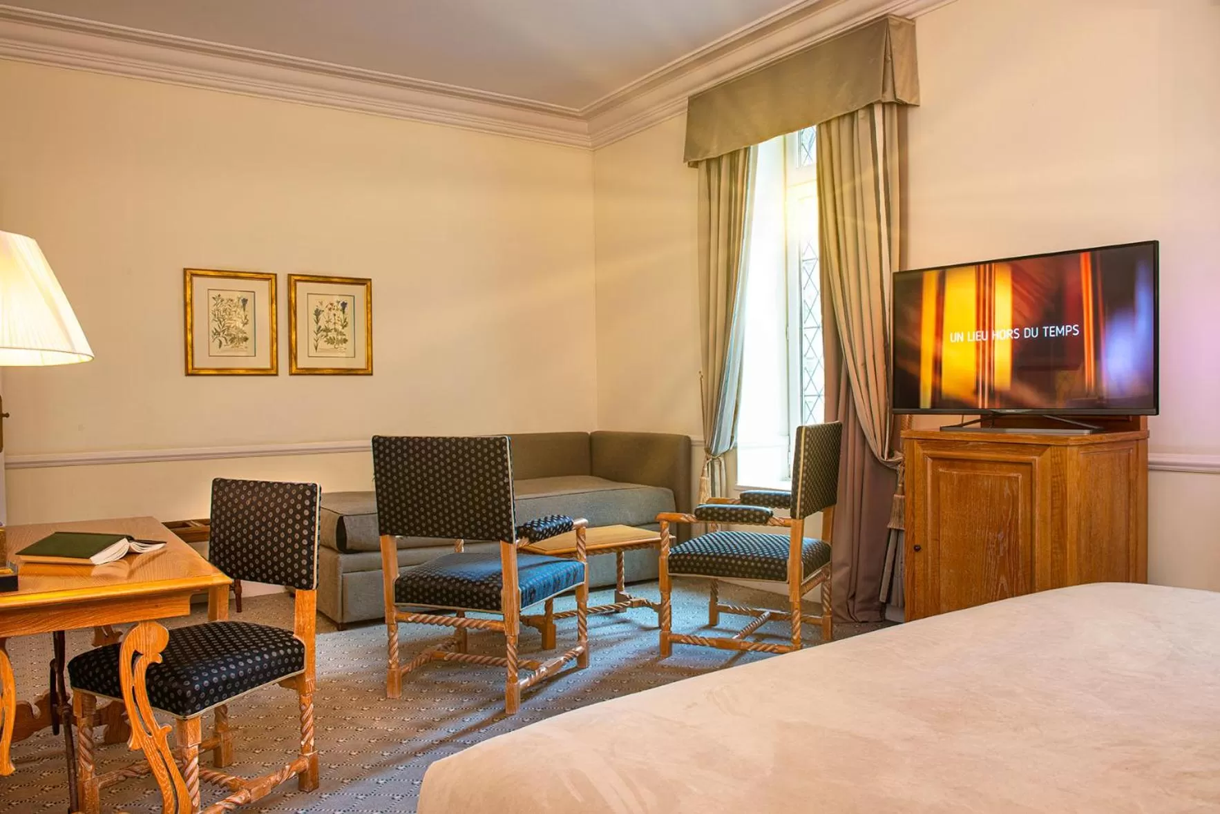 Photo of the whole room, Bed in Hotel de la Cité Carcassonne - MGallery Collection