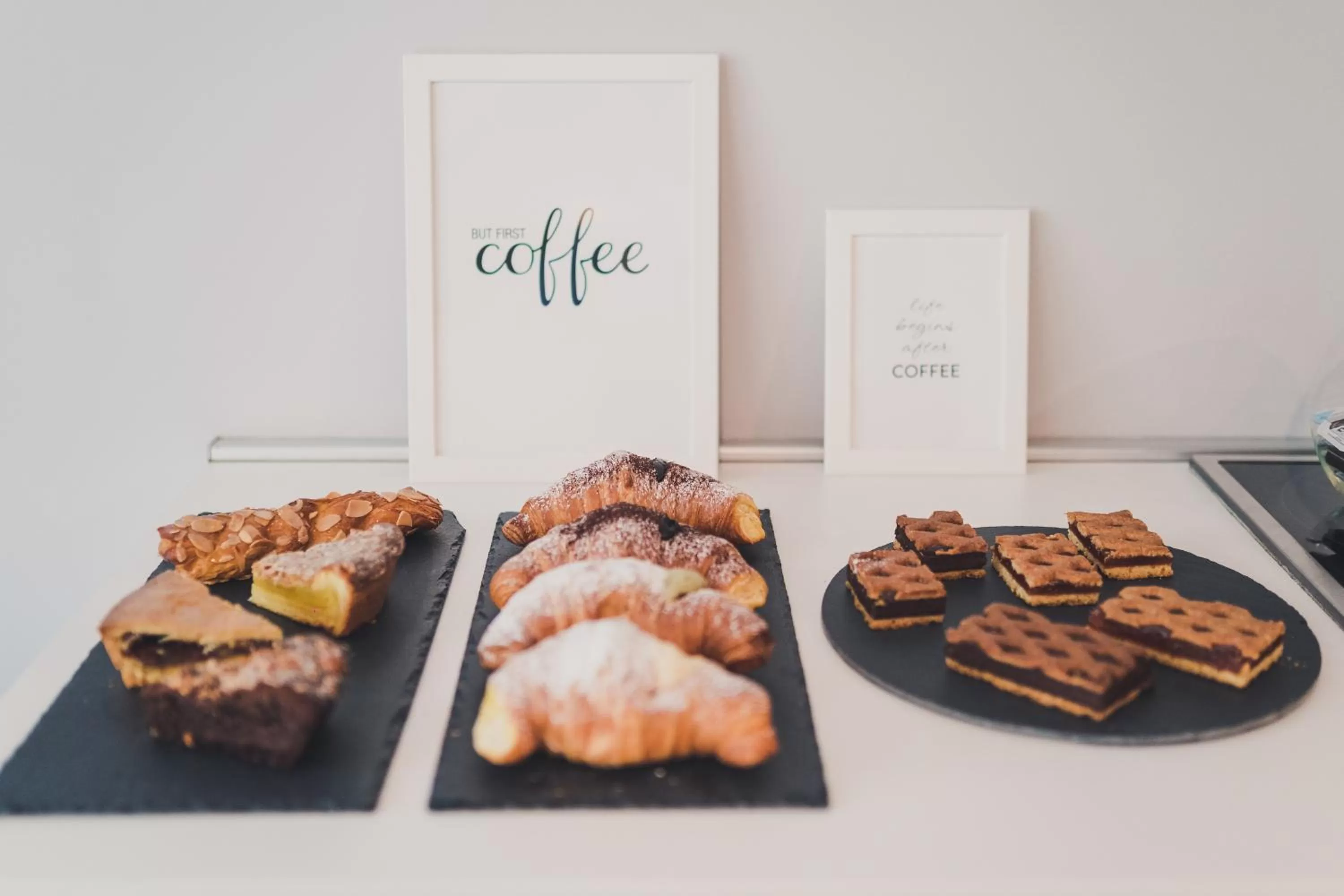Continental breakfast in Trip Room & Breakfast