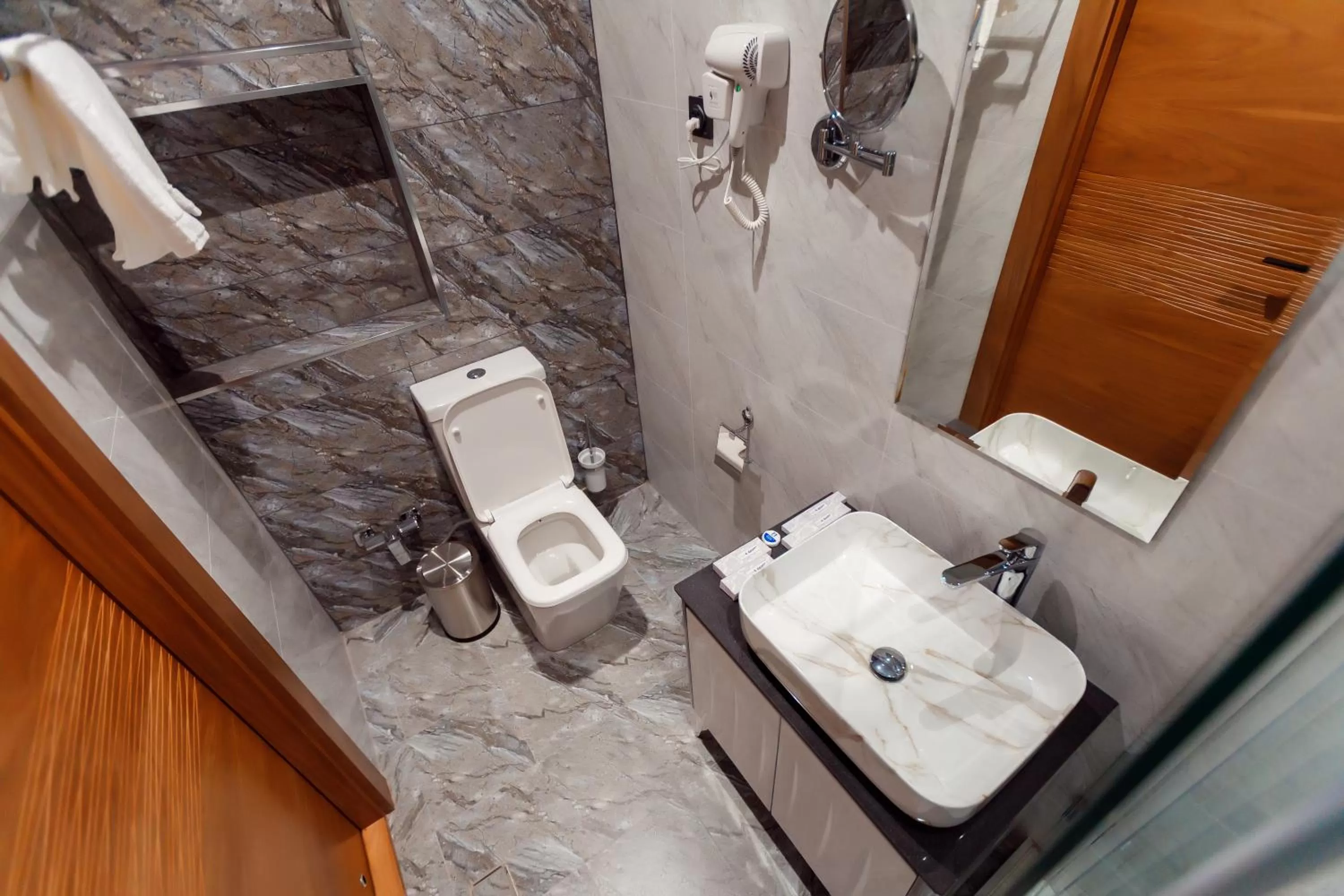 Shower in Hotel Marwa Tashkent Pool&Spa