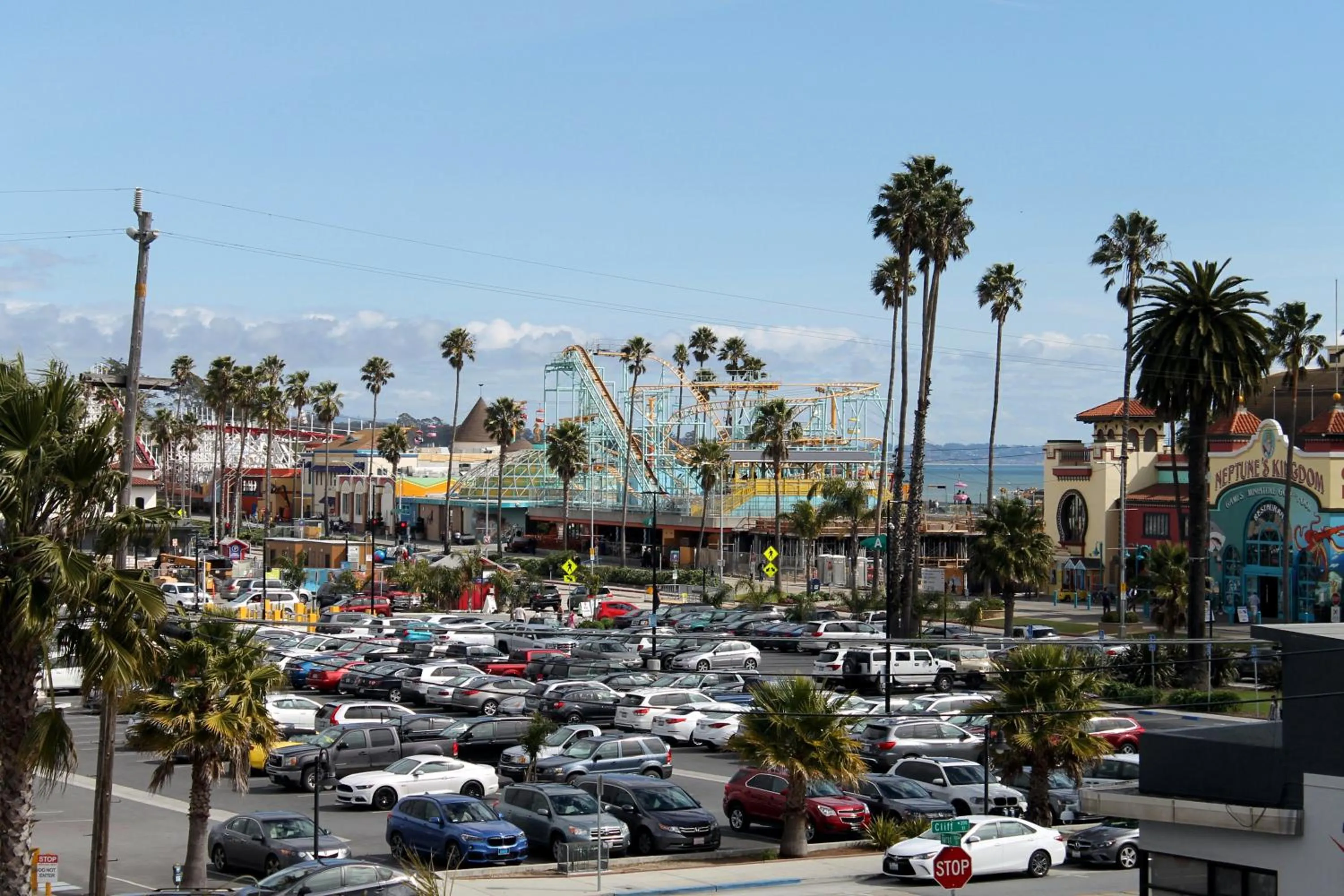 Fireside Inn By The Beach Boardwalk & Bowling