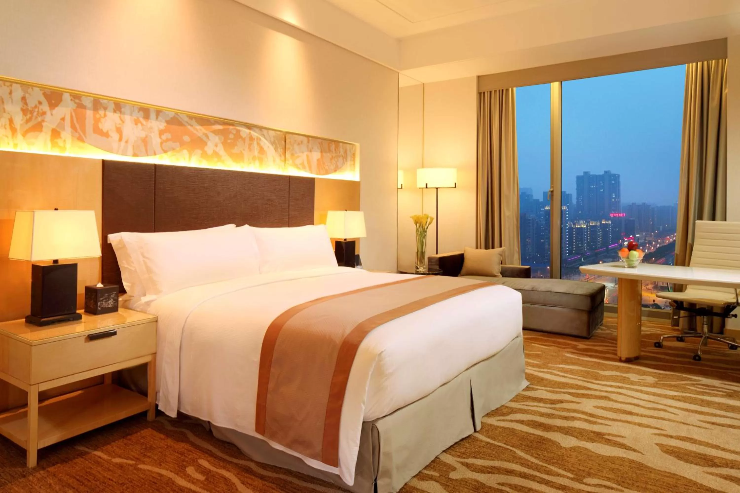 Bed in DoubleTree by Hilton Hangzhou East