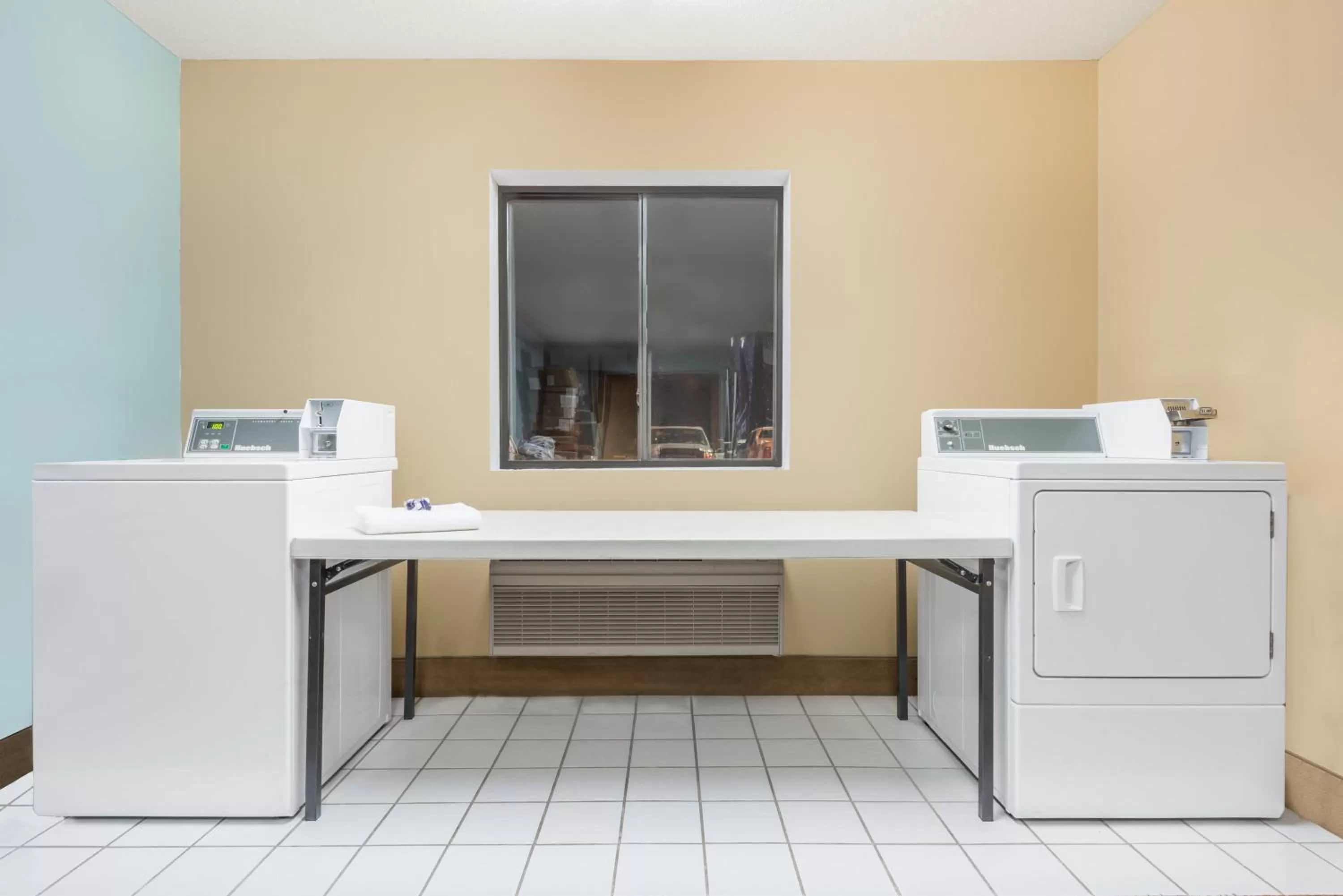 Area and facilities in Super 8 by Wyndham Wakeeney