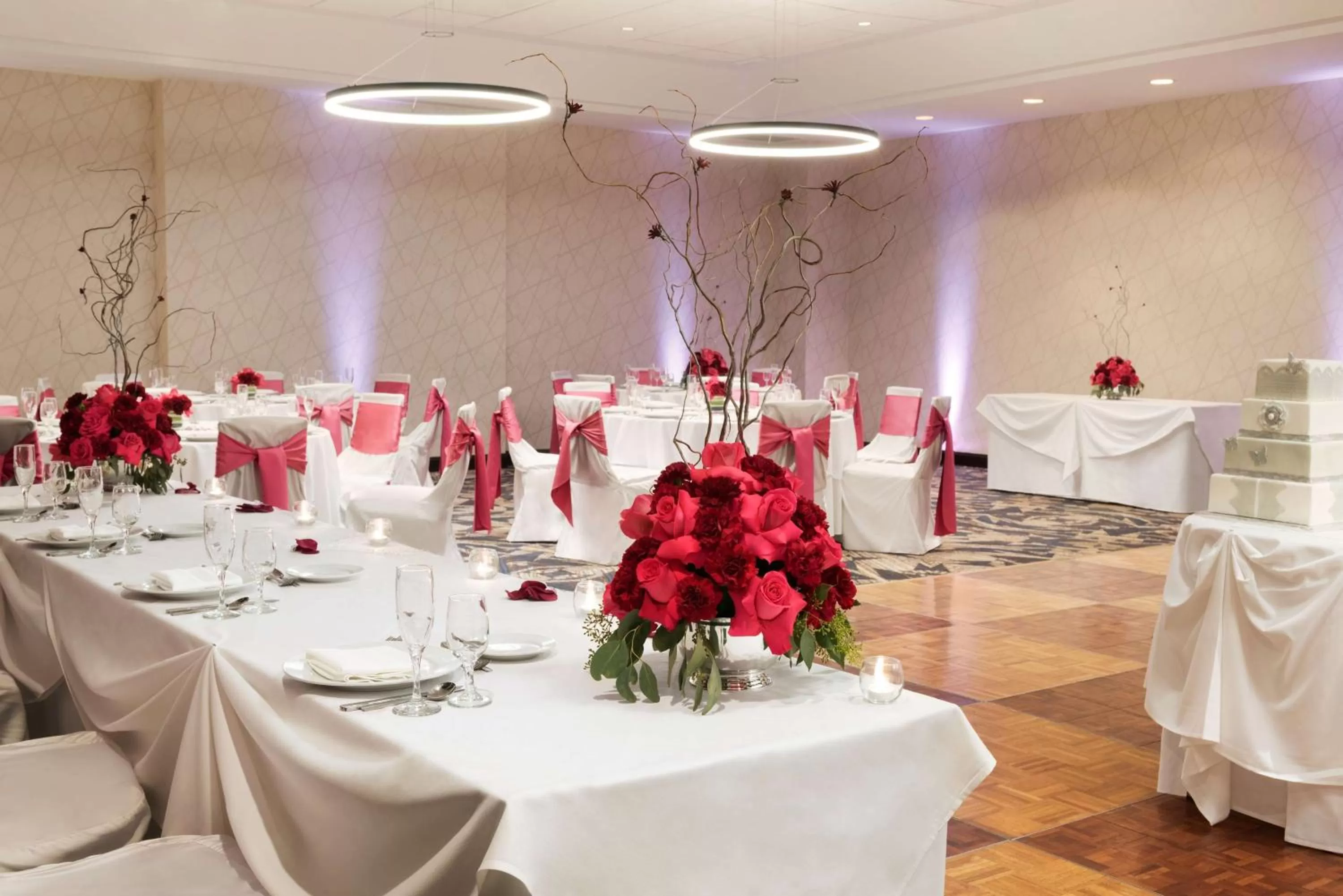 Meeting/conference room in Embassy Suites by Hilton Chicago Lombard