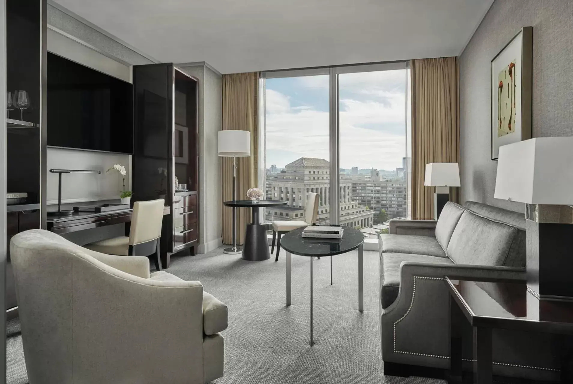 Executive Accessible Suite in Four Seasons Hotel One Dalton Street, Boston Executive Accessible Suite in Four Seasons Hotel One Dalton Street, Boston