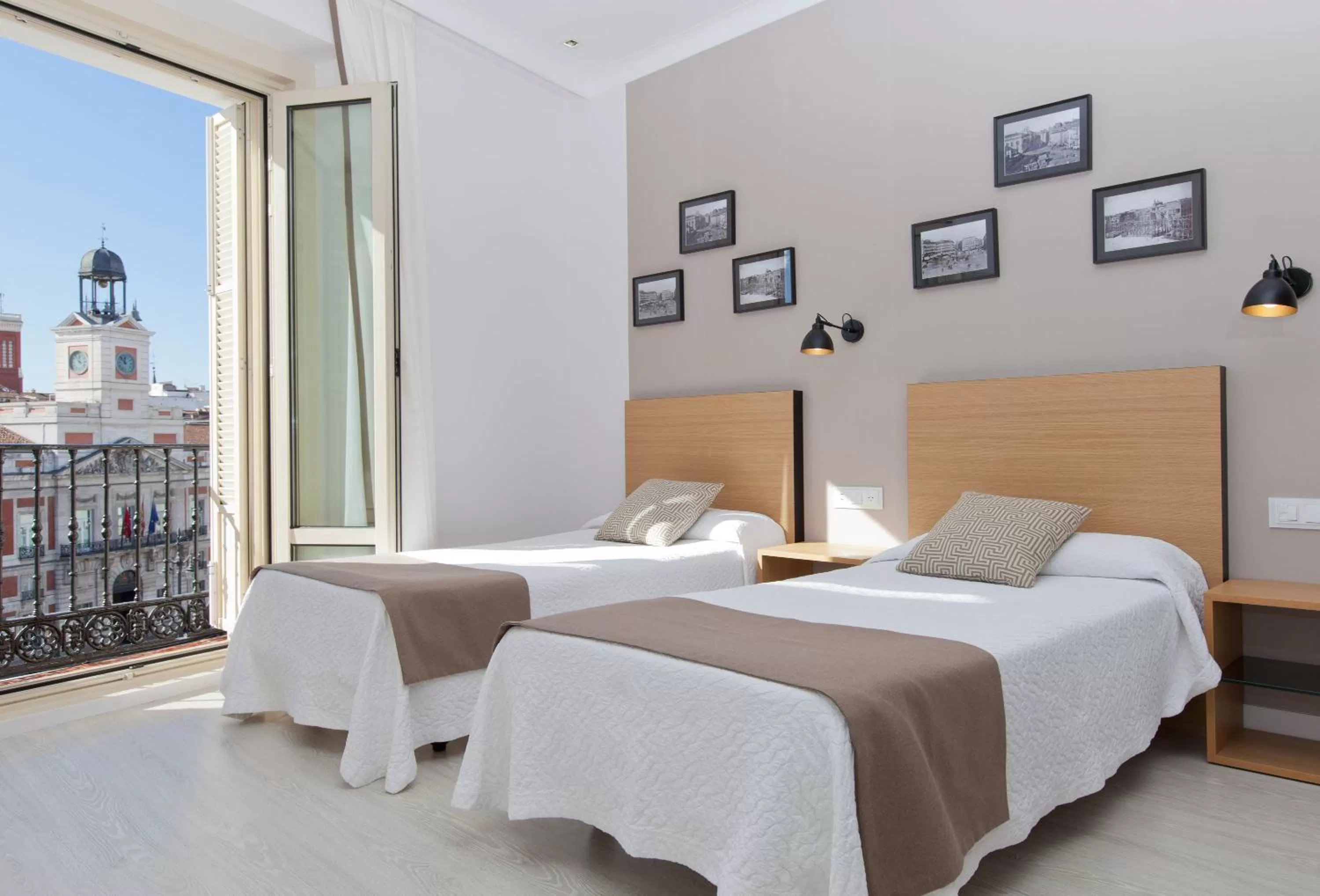 Nearby landmark, Bed in Hotel Europa