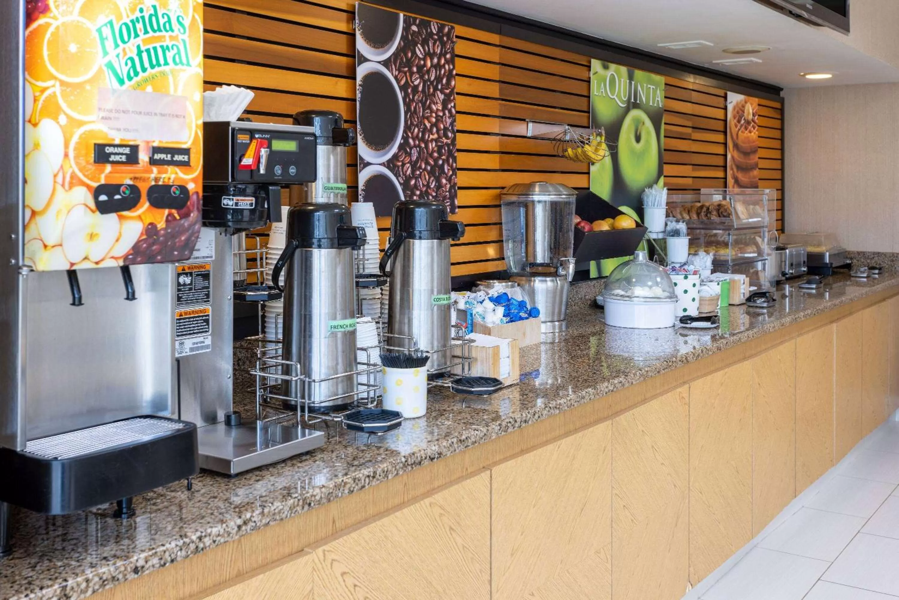 Breakfast in La Quinta by Wyndham Kingsport Tri Cities Airport