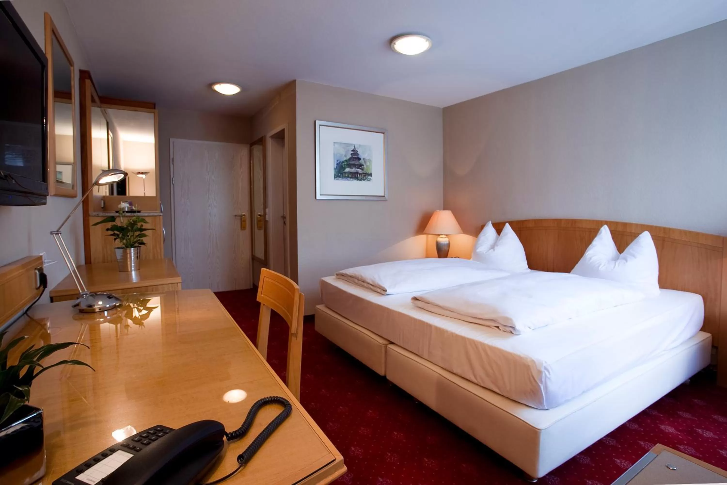 Photo of the whole room, Bed in Hotel Das Kleine Ritz