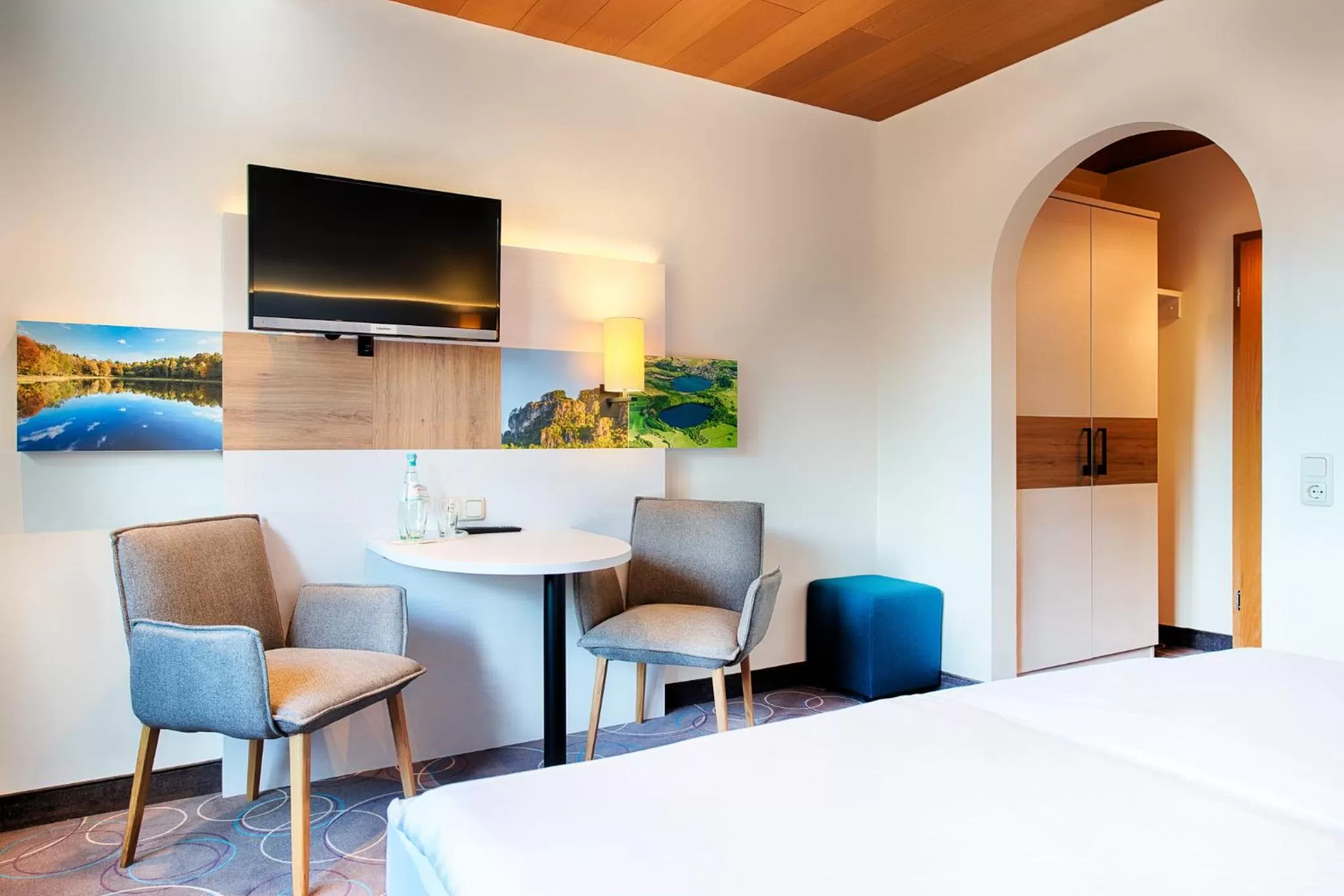 Photo of the whole room, Bed in Seehotel am Stausee 4 Sterne Superior