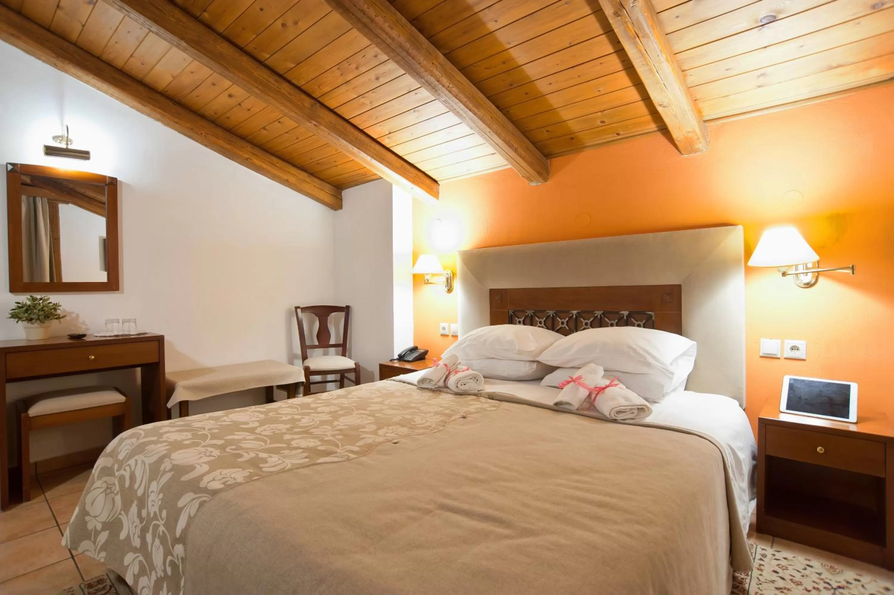 Photo of the whole room, Bed in Pan Hotel