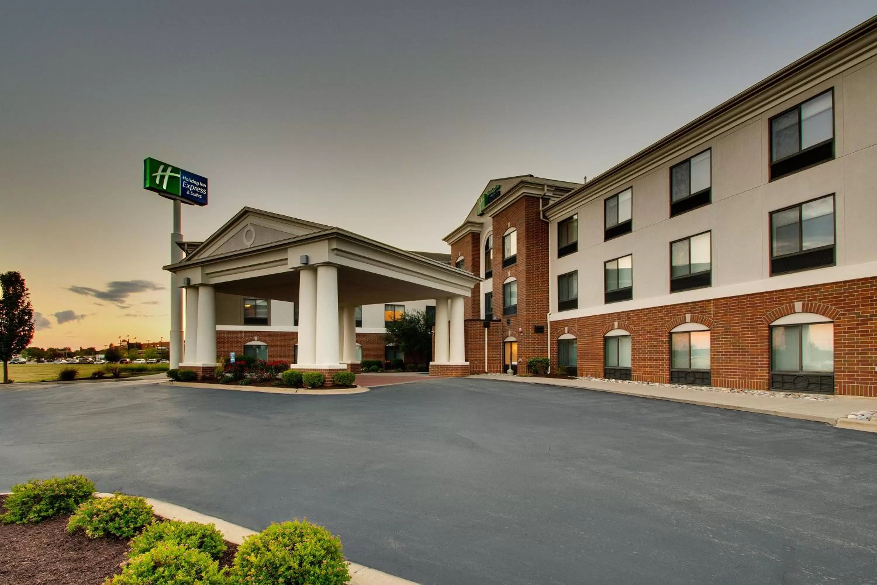 Holiday Inn Express Hotel & Suites Morris by IHG