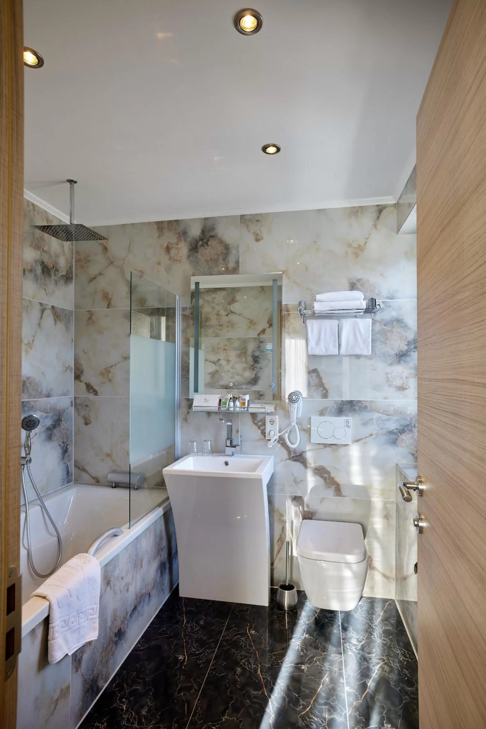 Bathroom in Atlas Posthotel