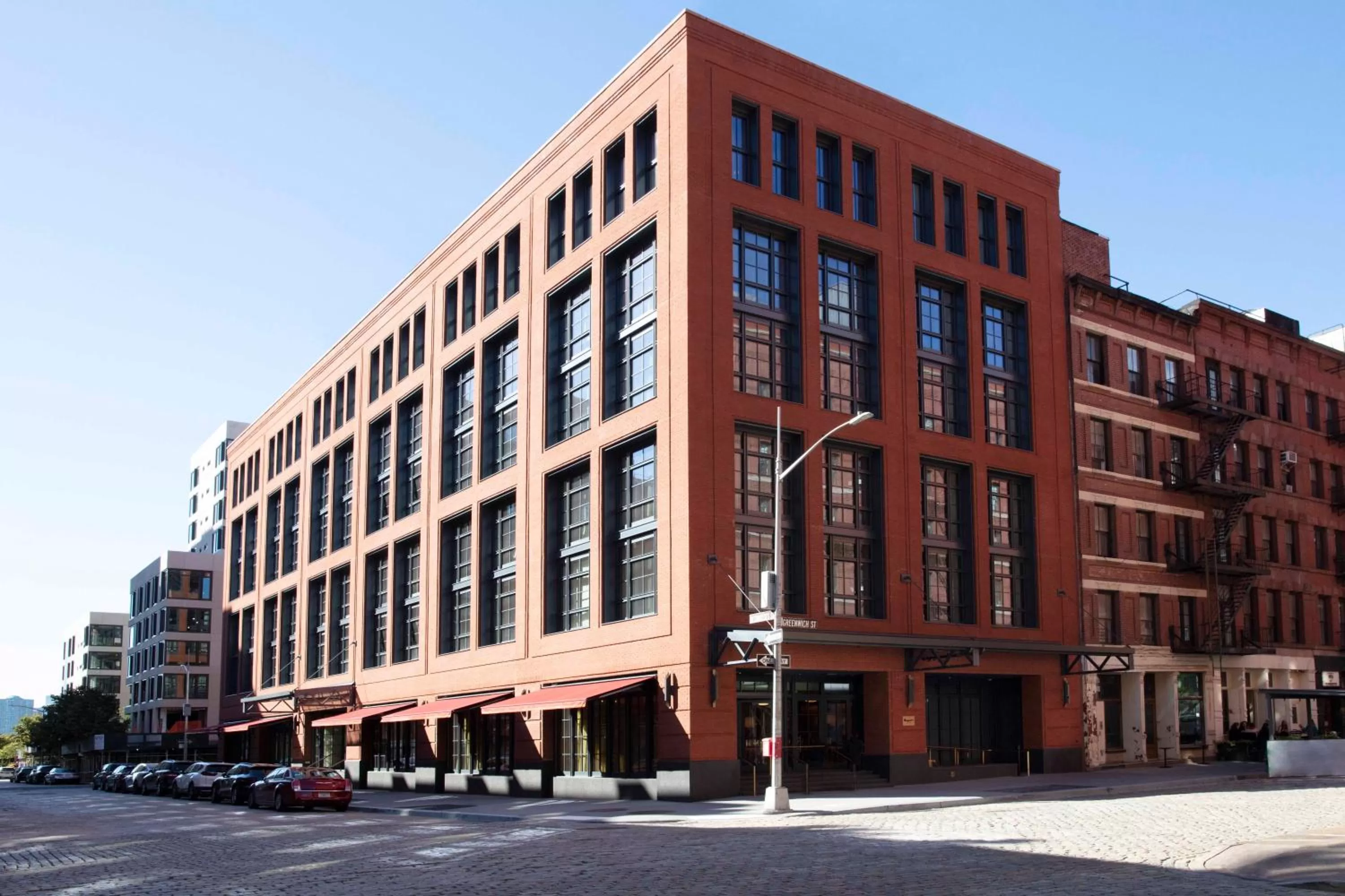 Property building in Fouquet's New York