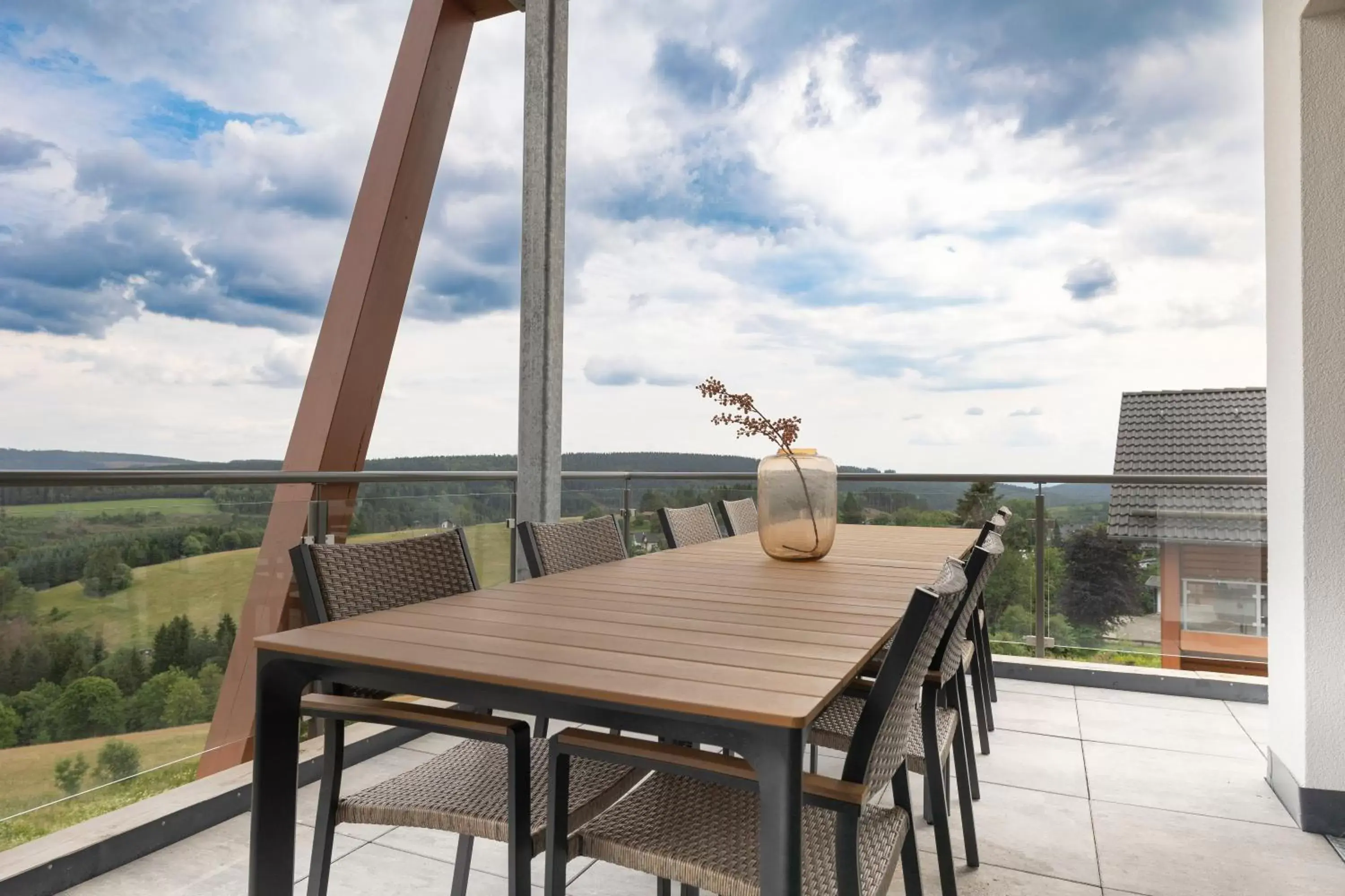 Apartment with with 4 bedrooms, sauna and jacuzzi in Weitblick Winterberg Apartment with with 4 bedrooms, sauna and jacuzzi in Weitblick Winterberg