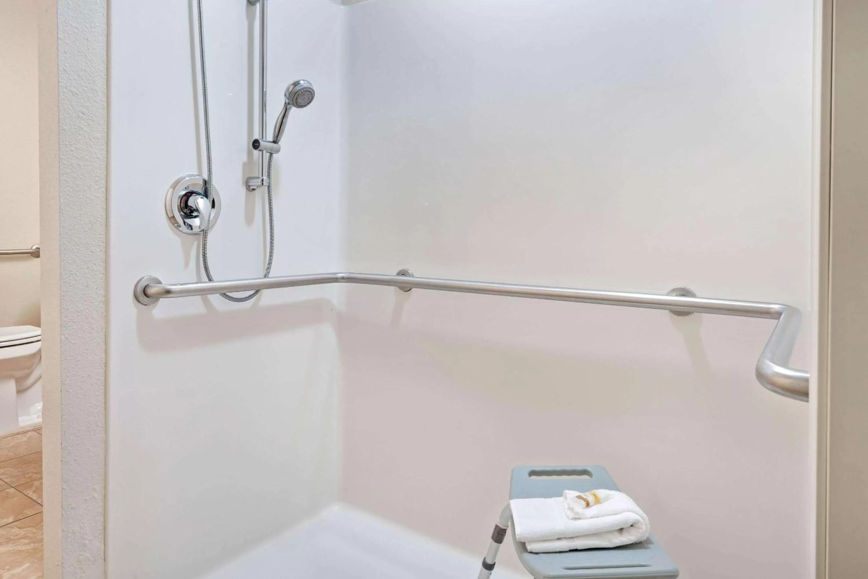 Bathroom in La Quinta Inn by Wyndham Missoula