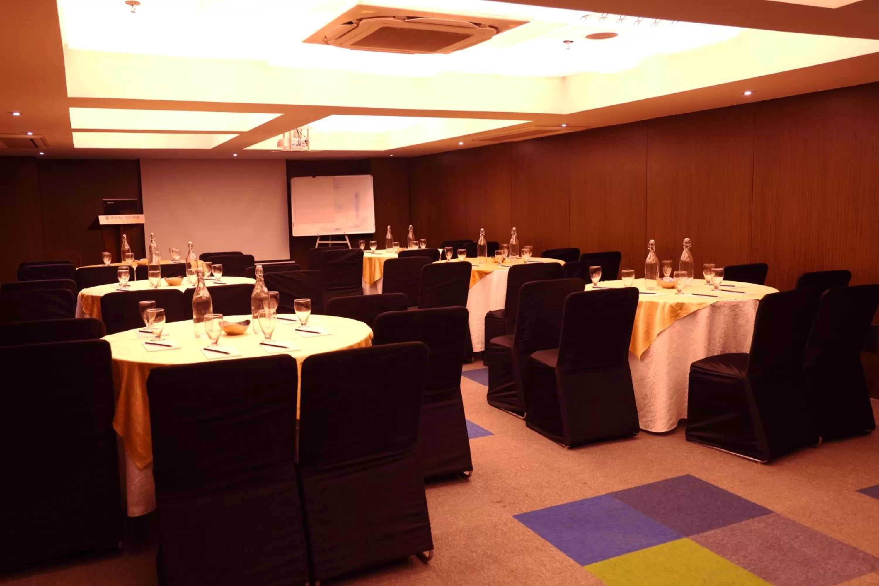 Banquet/Function facilities in Royal Orchid Golden Suites Pune