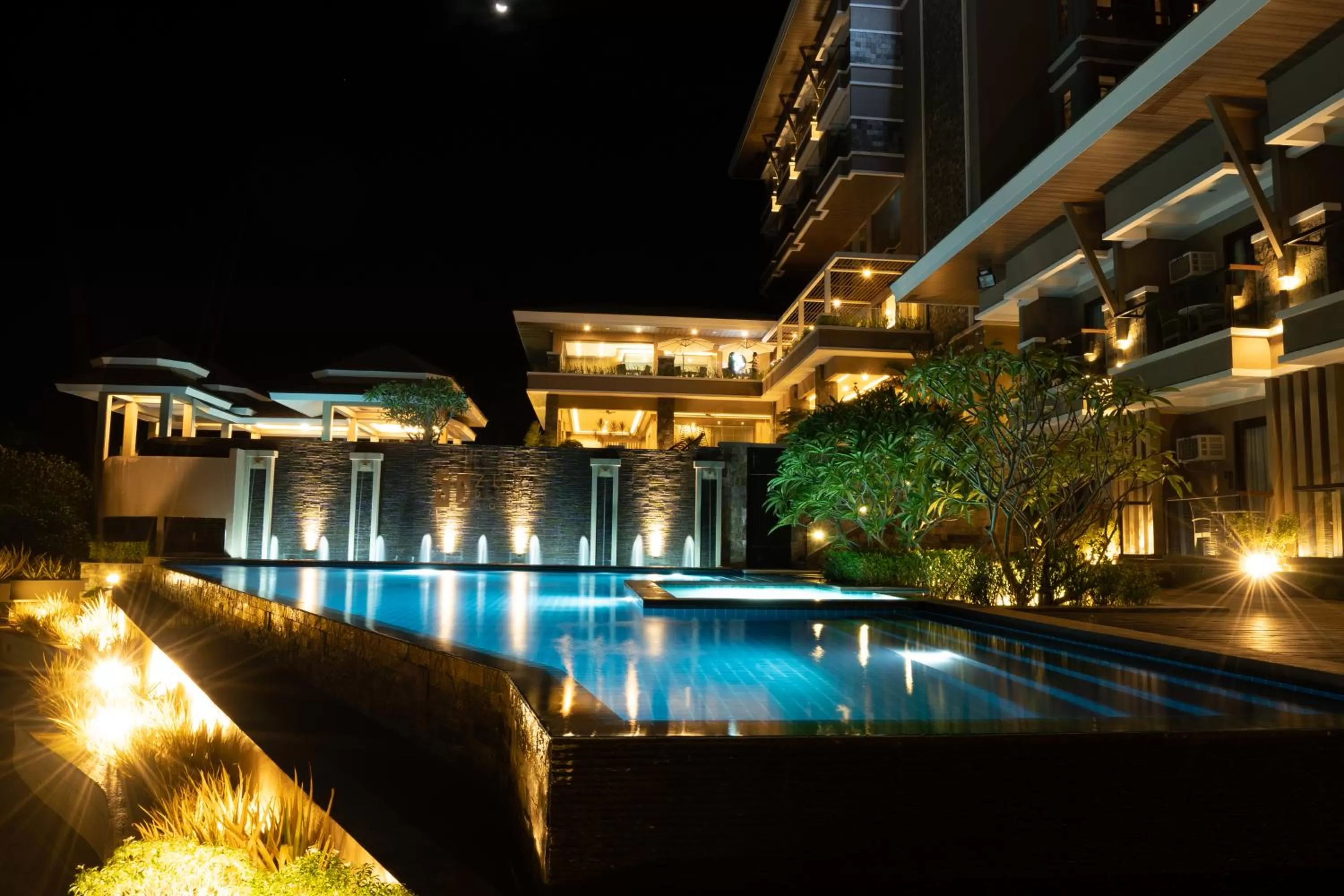 Swimming pool in Zuri Resort