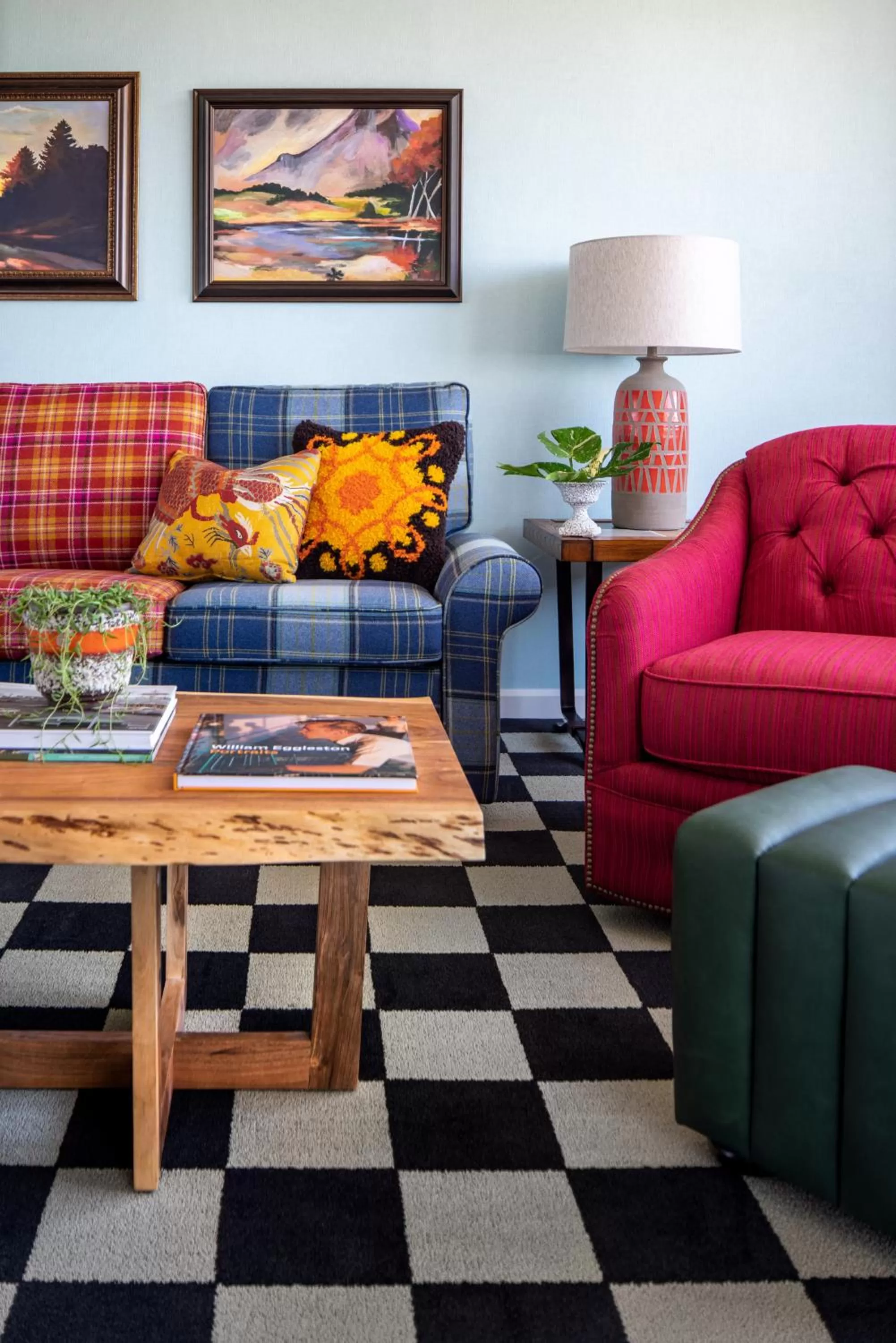 Living room in Graduate by Hilton Fayetteville, AR