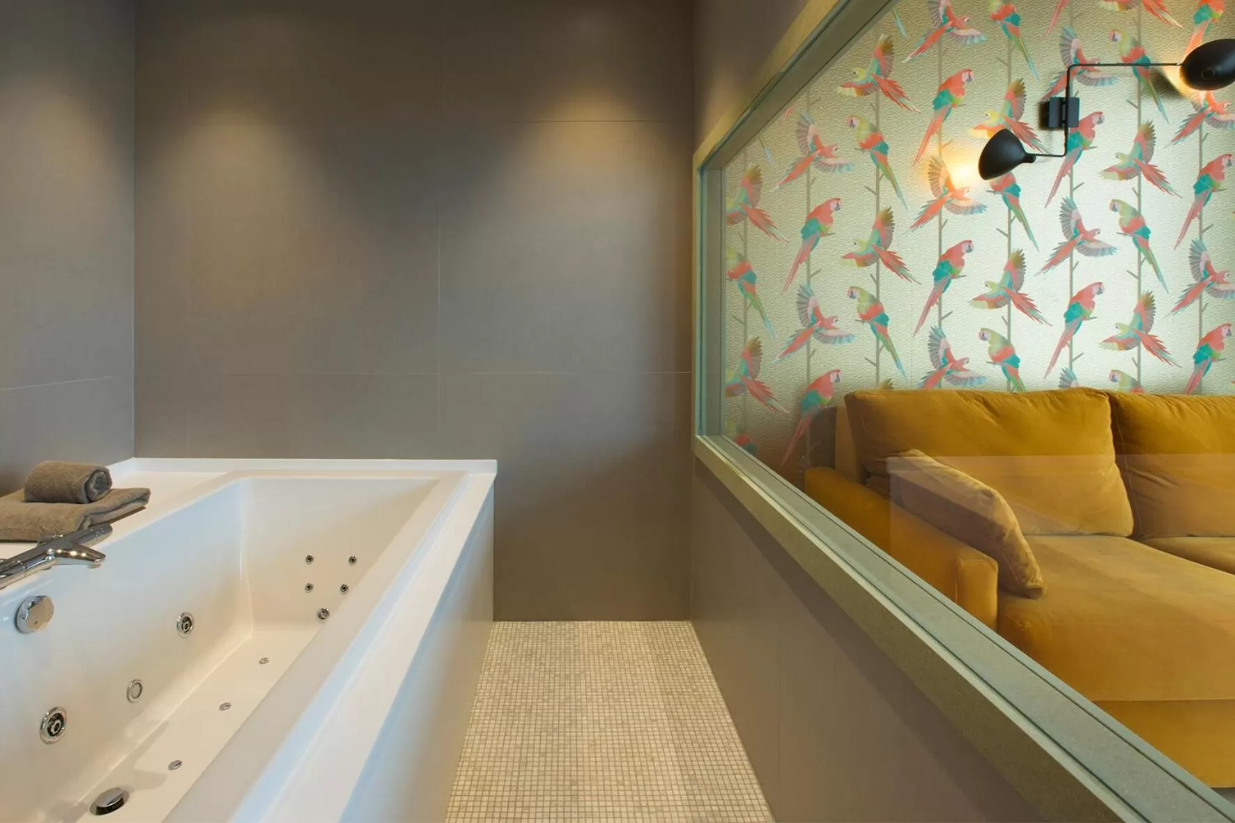 Photo of the whole room in Hotel L'Arbre Voyageur - LILLE