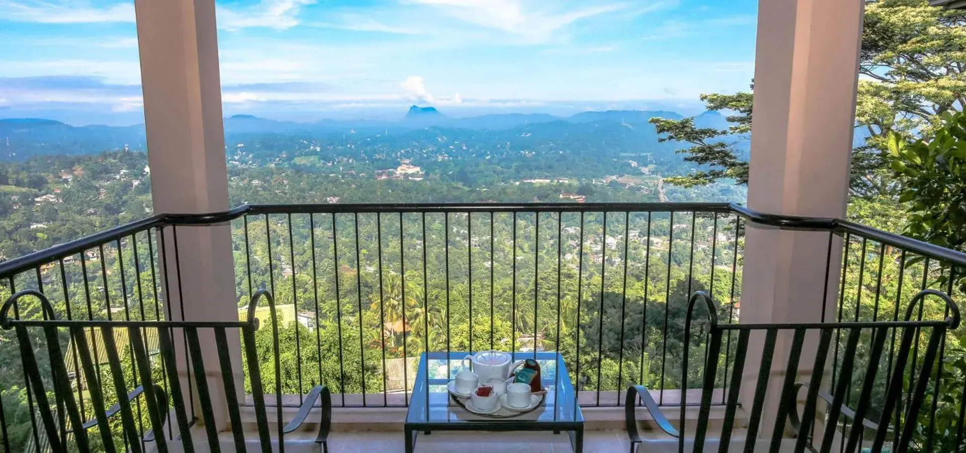 Deluxe Mountain View in Randholee Resort & Spa Deluxe Mountain View in Randholee Resort & Spa