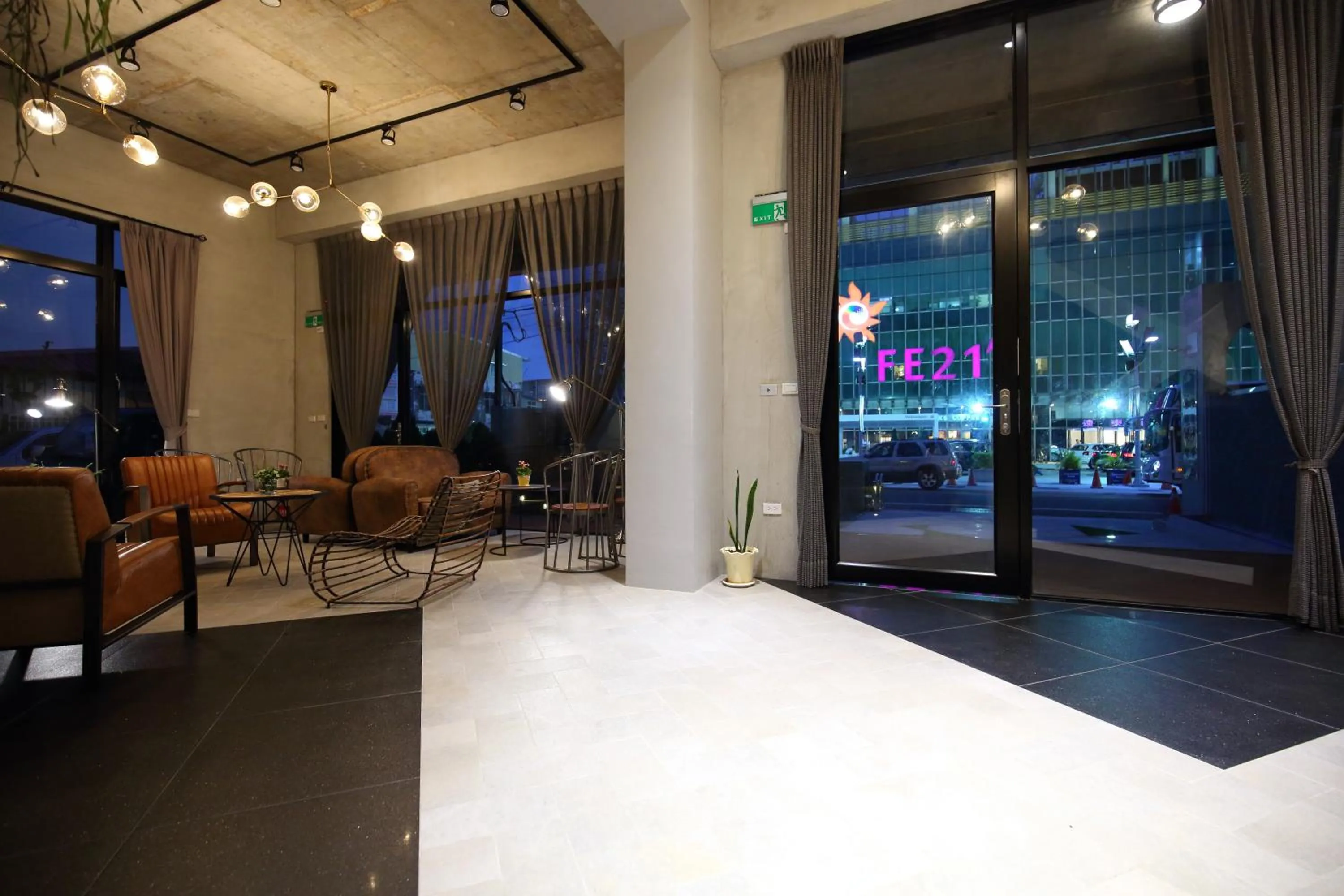 指南針民宿2178 & 工殿民宿2182