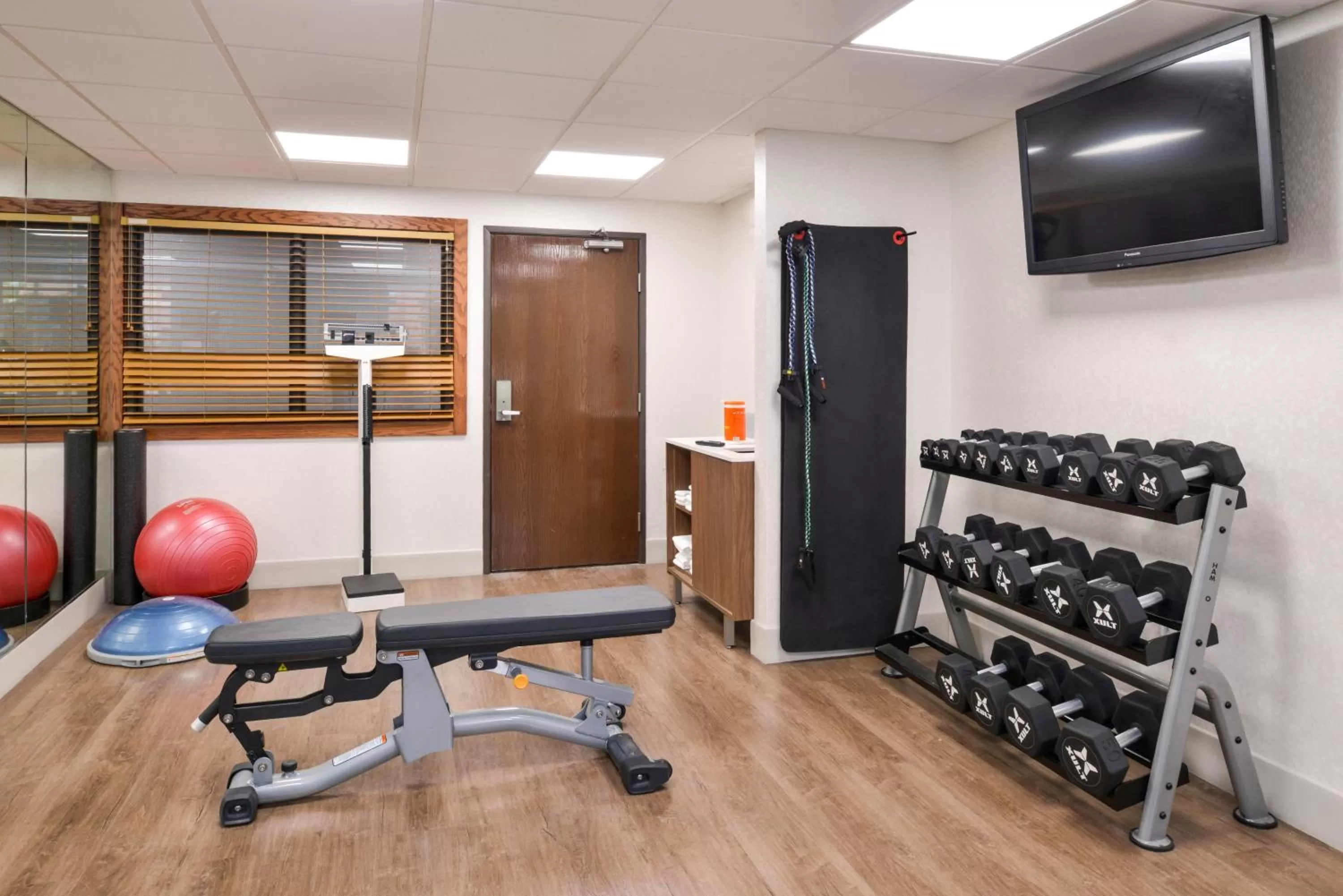 Fitness centre/facilities in Holiday Inn Express Wixom by IHG