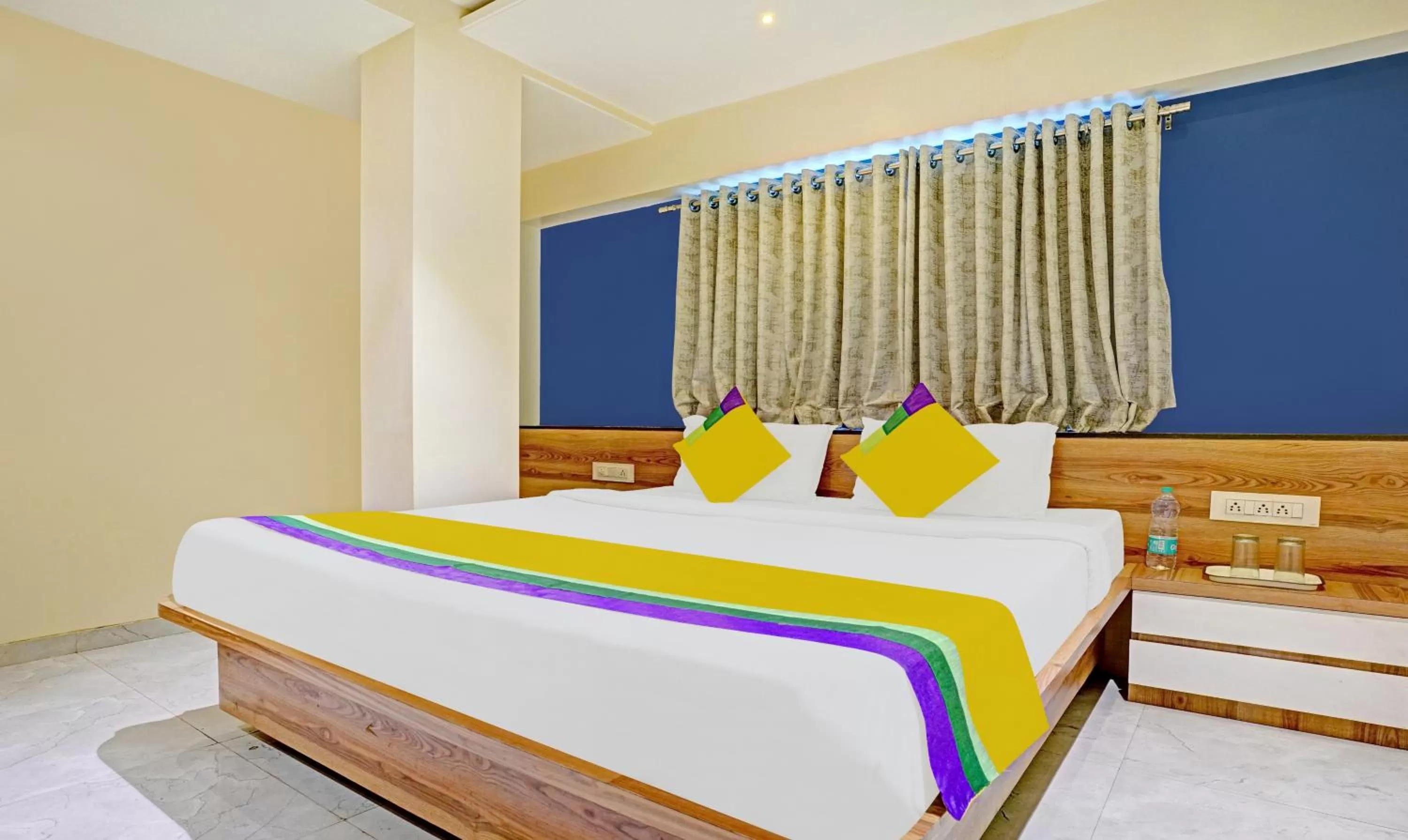 Bedroom, Bed in Itsy By Treebo - Radhika Ex