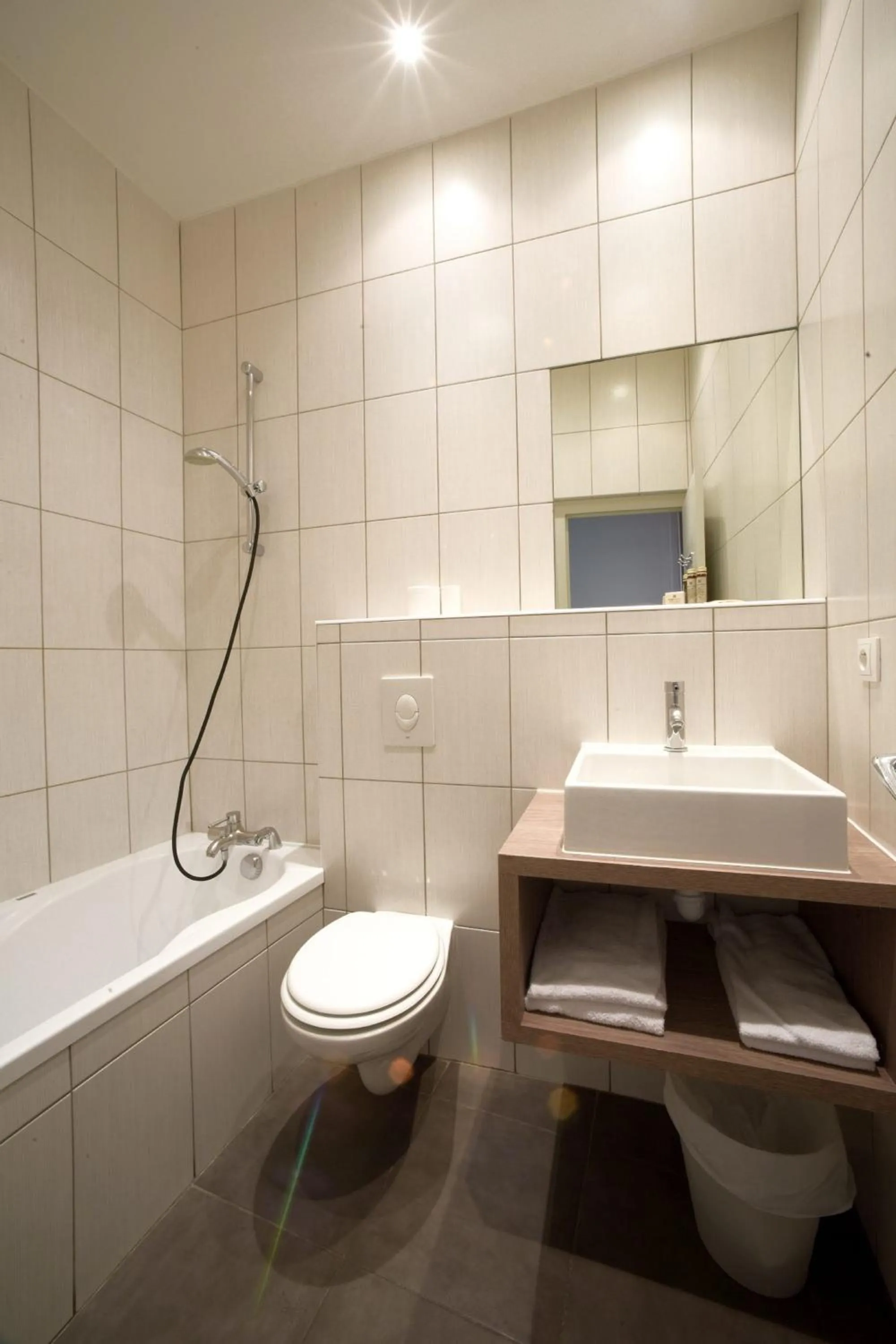 Bathroom in Hotelo Lyon Charité