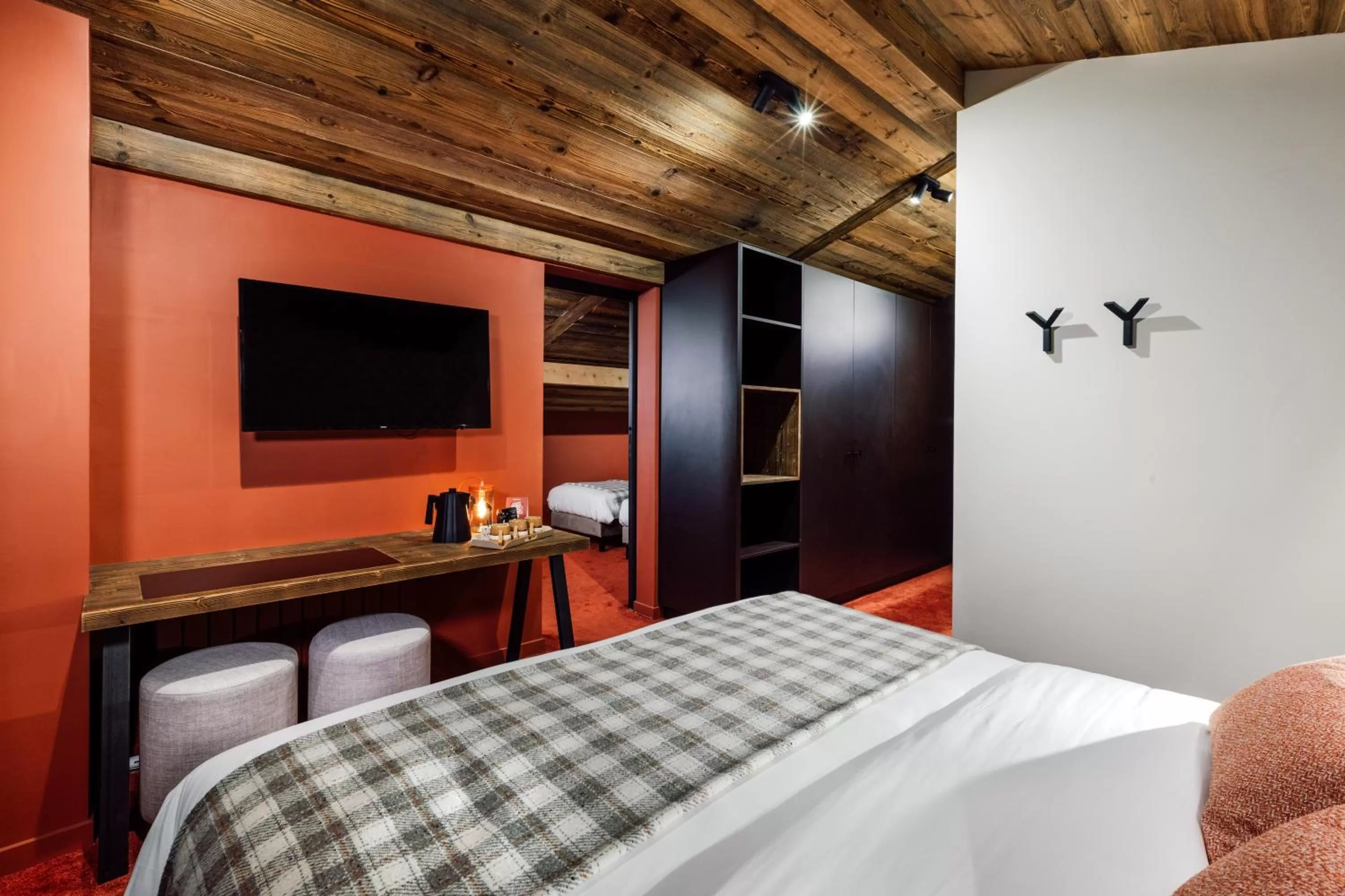 Photo of the whole room, Bed in Hôtel Névé