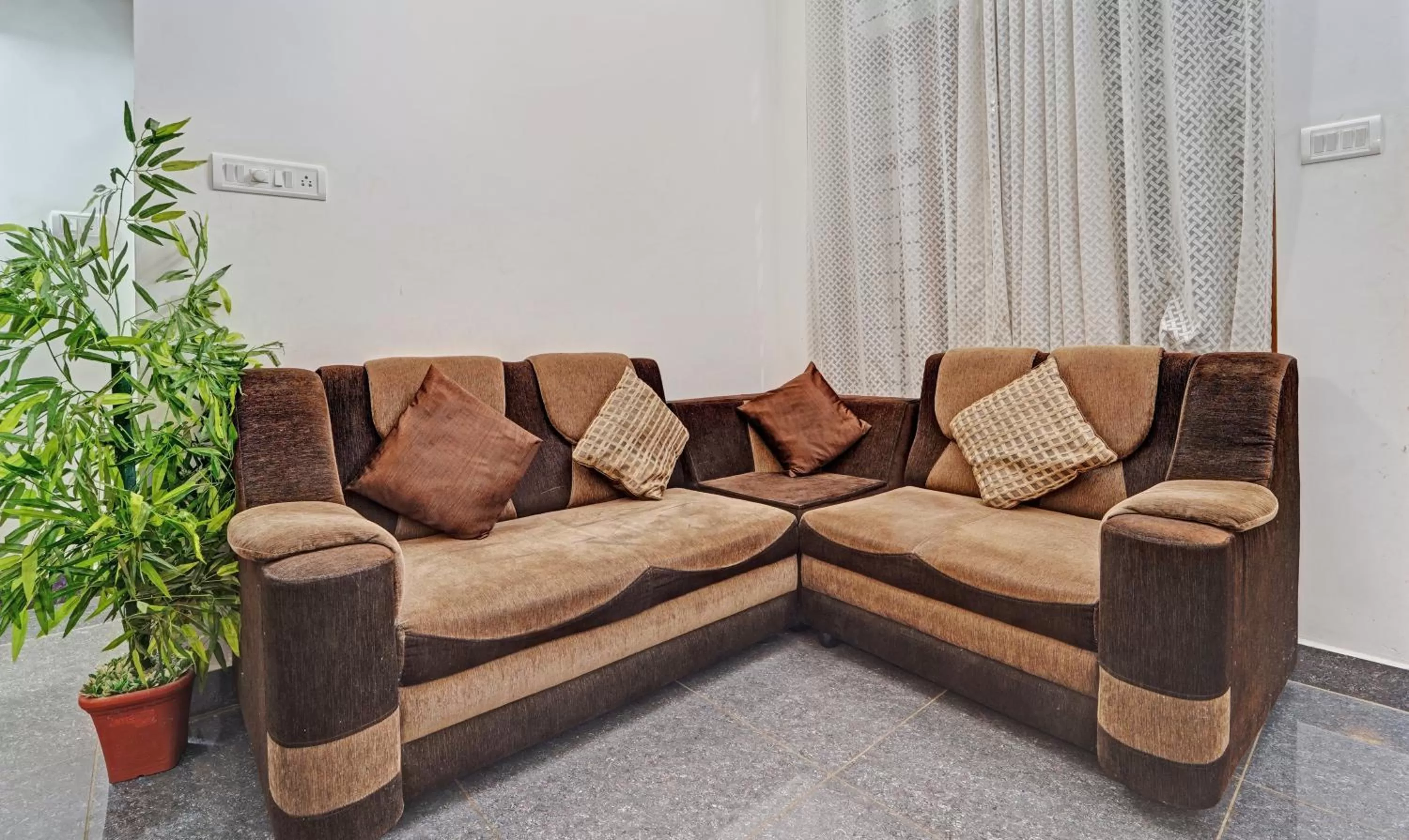 Seating area in Treebo Alaka Rester Homestay