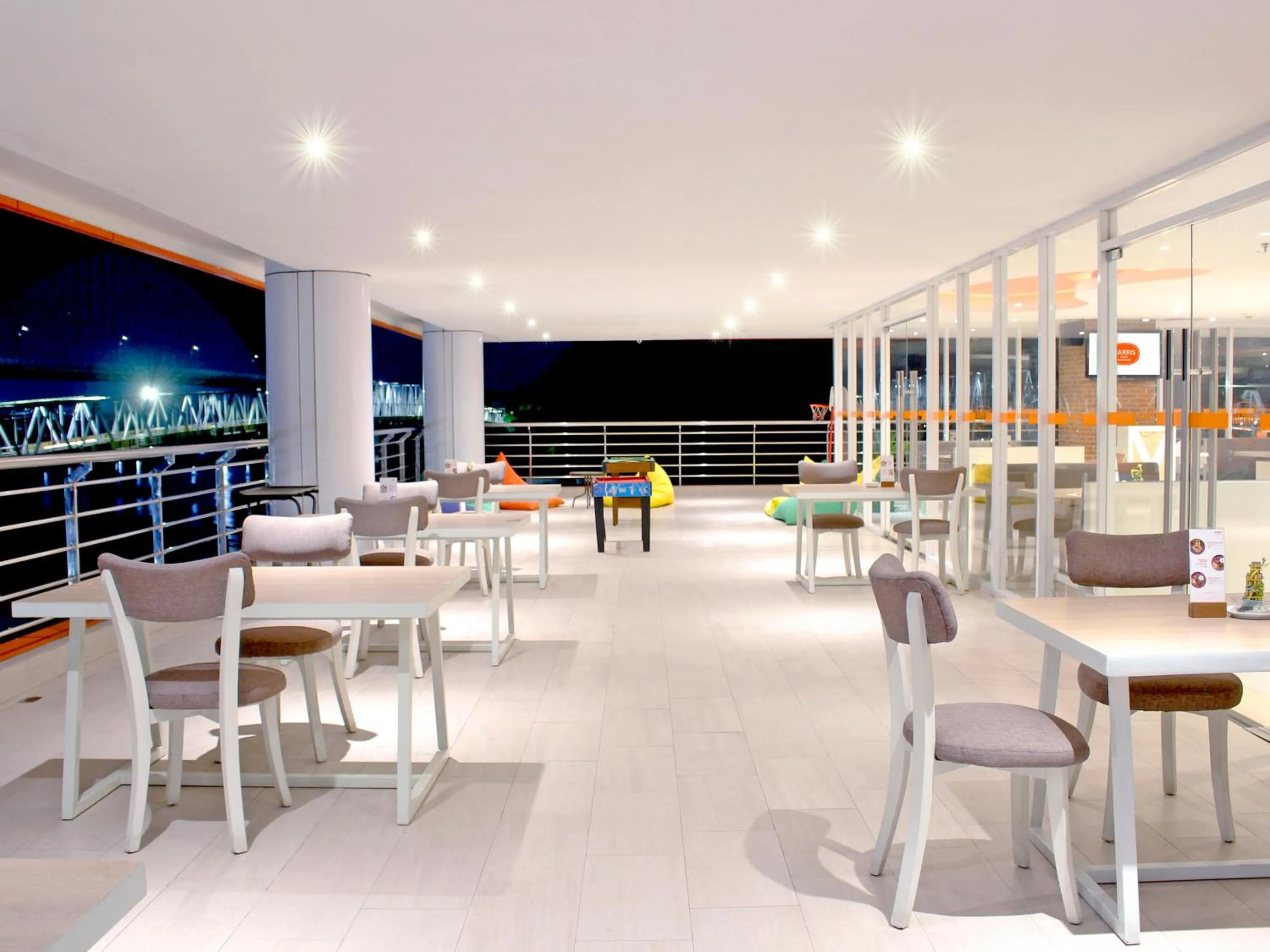 Restaurant/places to eat in HARRIS Hotel Samarinda