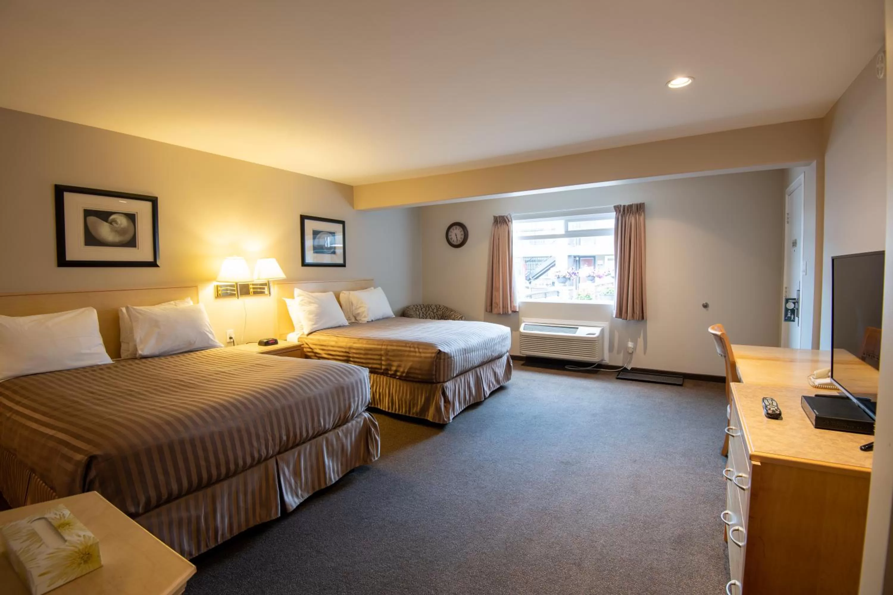 Bed in Canadas Best Value Inn-Prince George