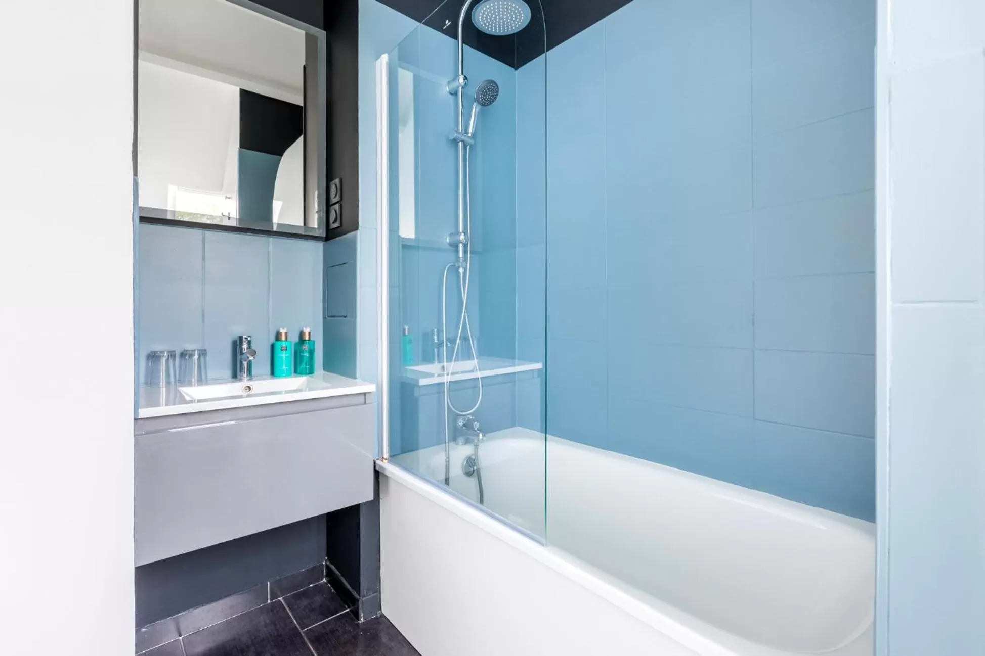 Bedroom in Au Chat Qui Dort Lille - Villa Gounod