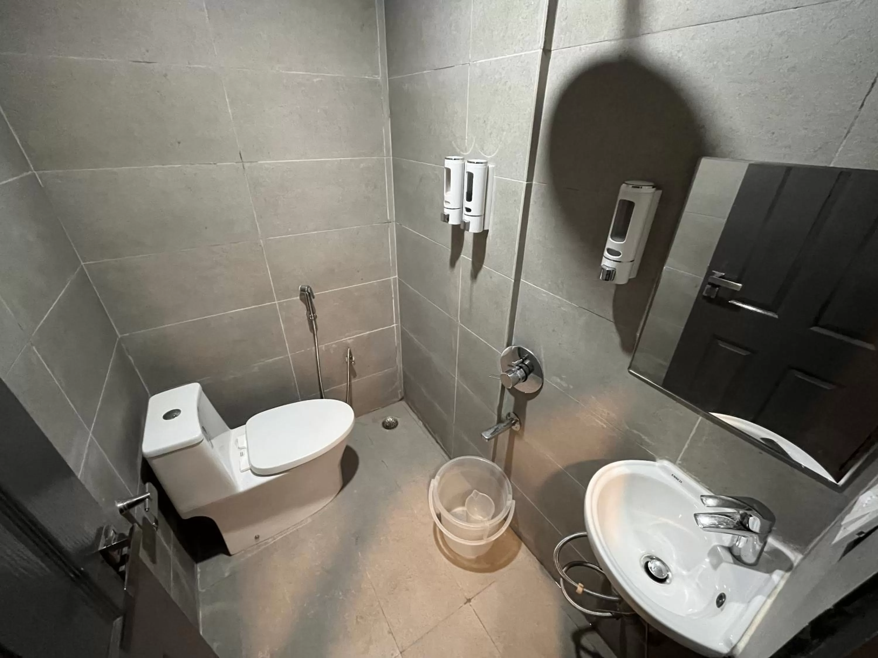 Shower, Bathroom in Hotel Zen Garden
