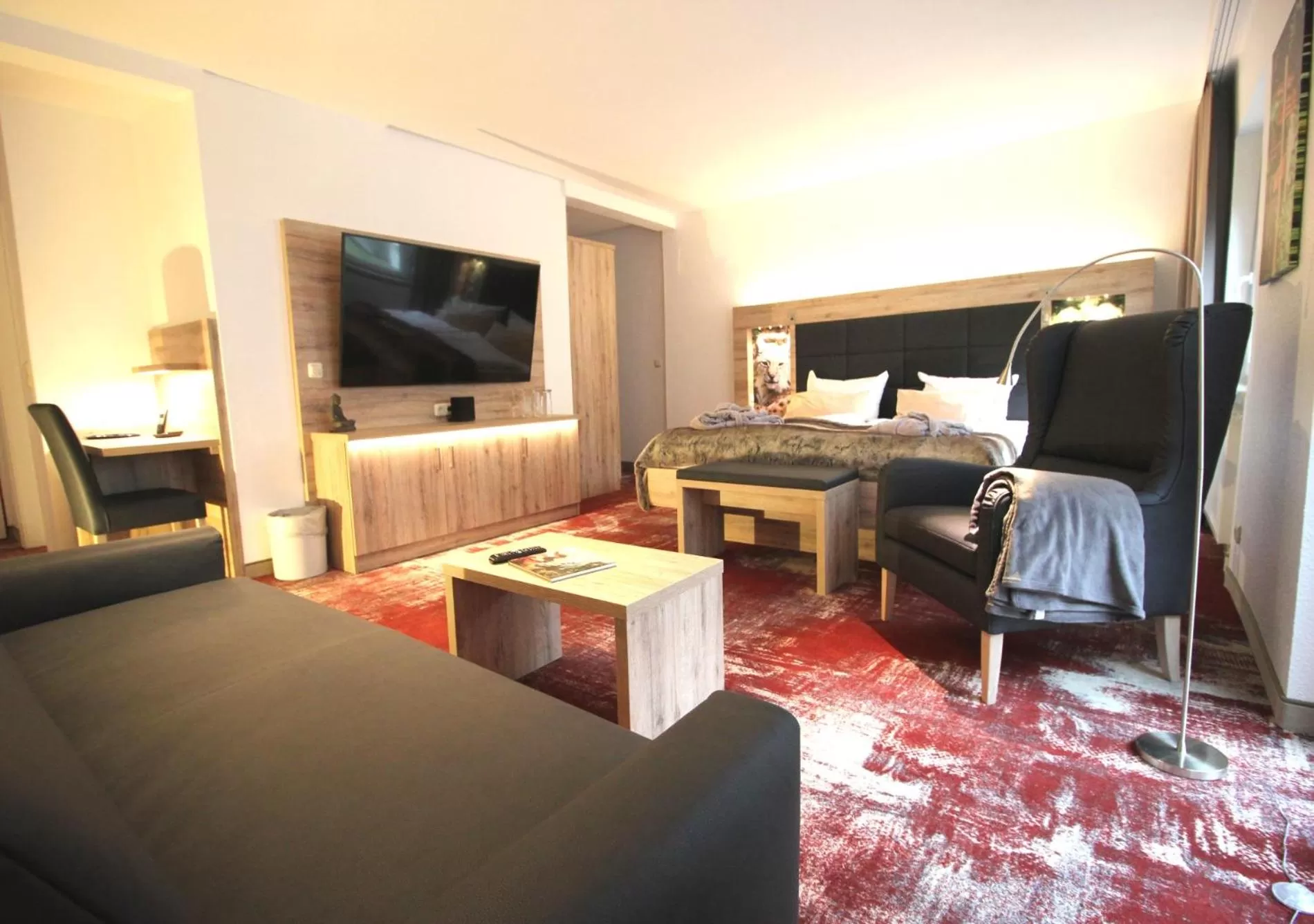 TV/Entertainment Center in Wellness & Ayurveda Hotel Am Eichenberg