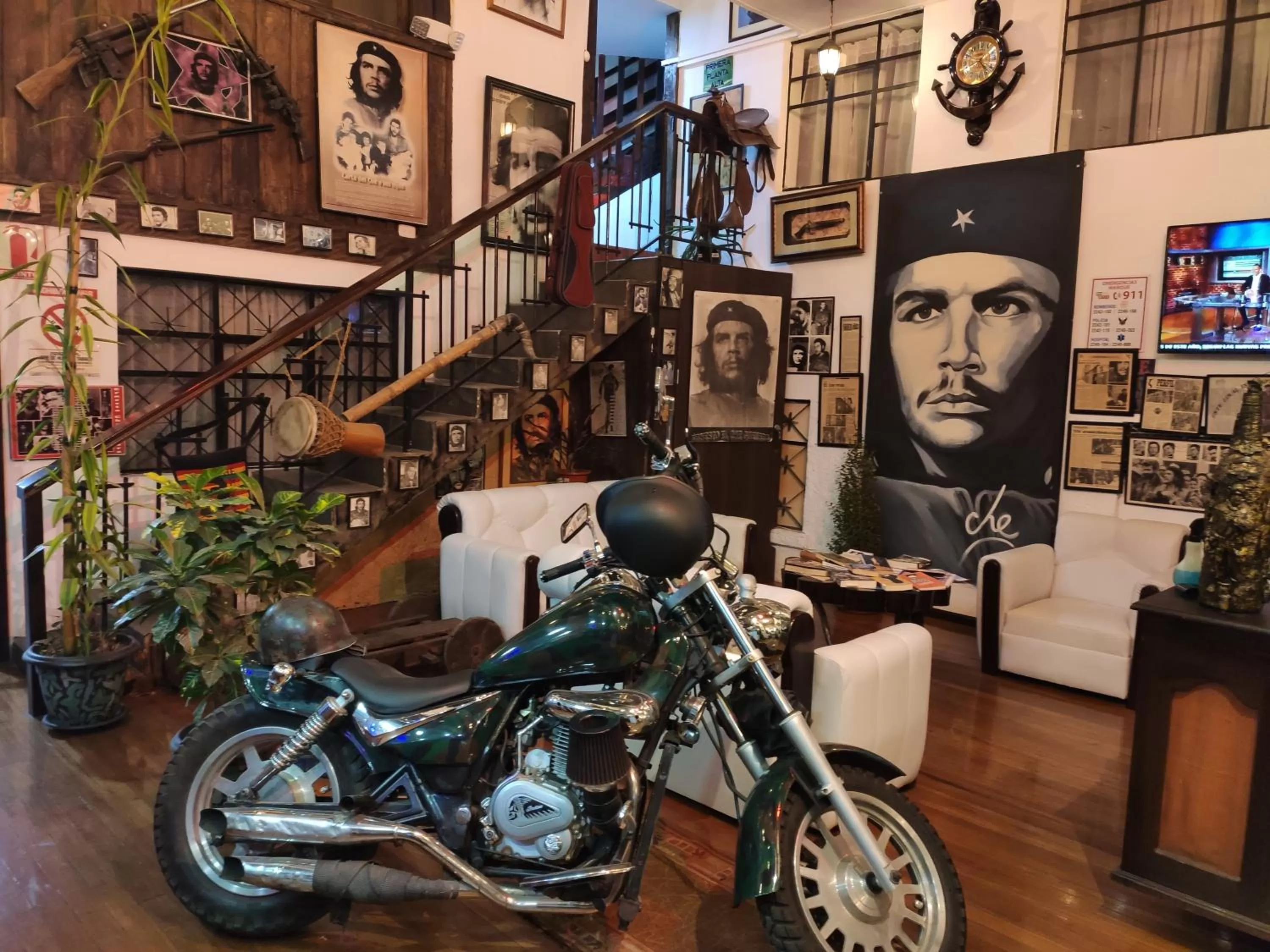 Other Activities in Hotel el Che No apto para corruptos