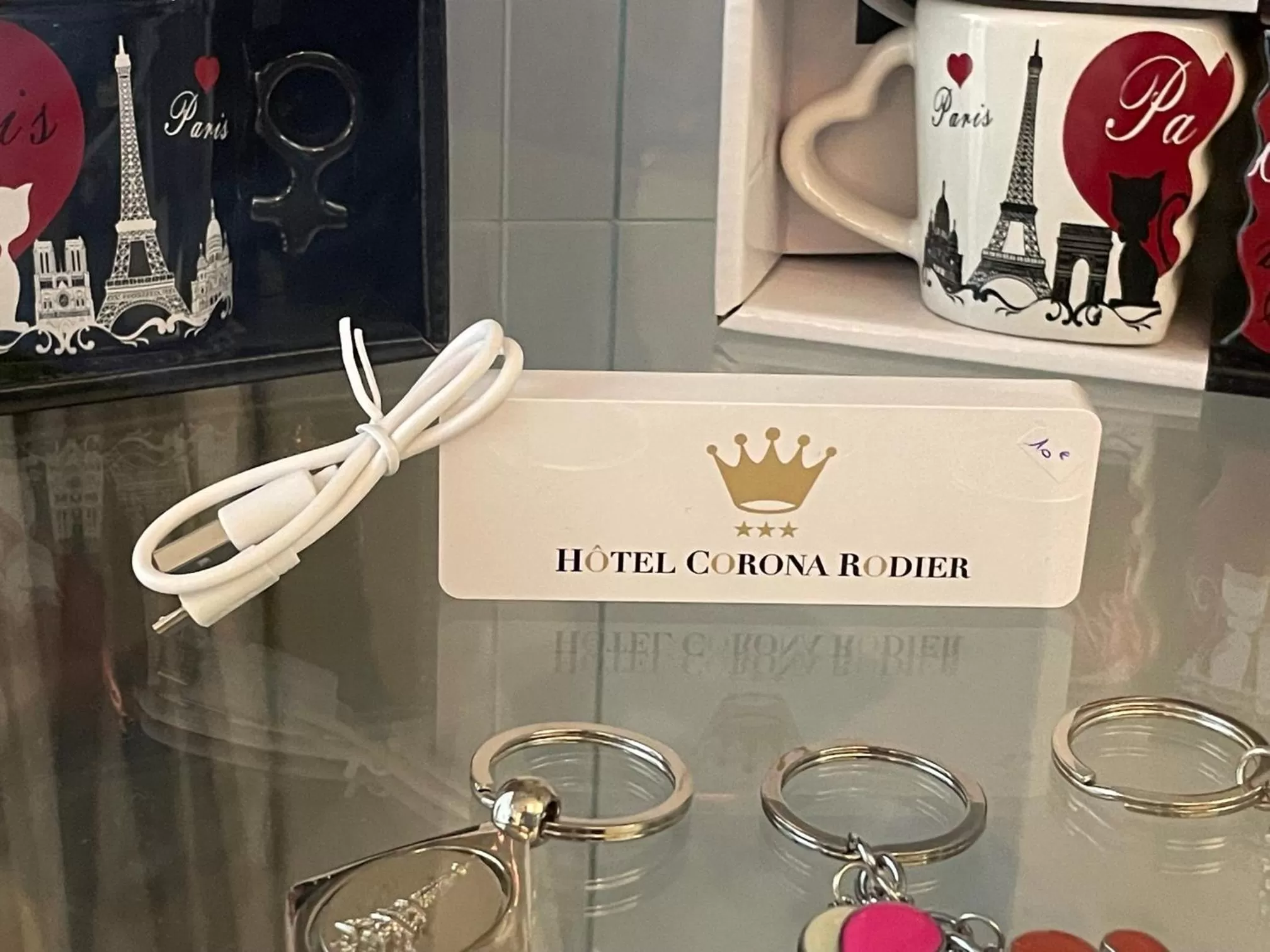 On-site shops in Hotel Corona -Rodier-