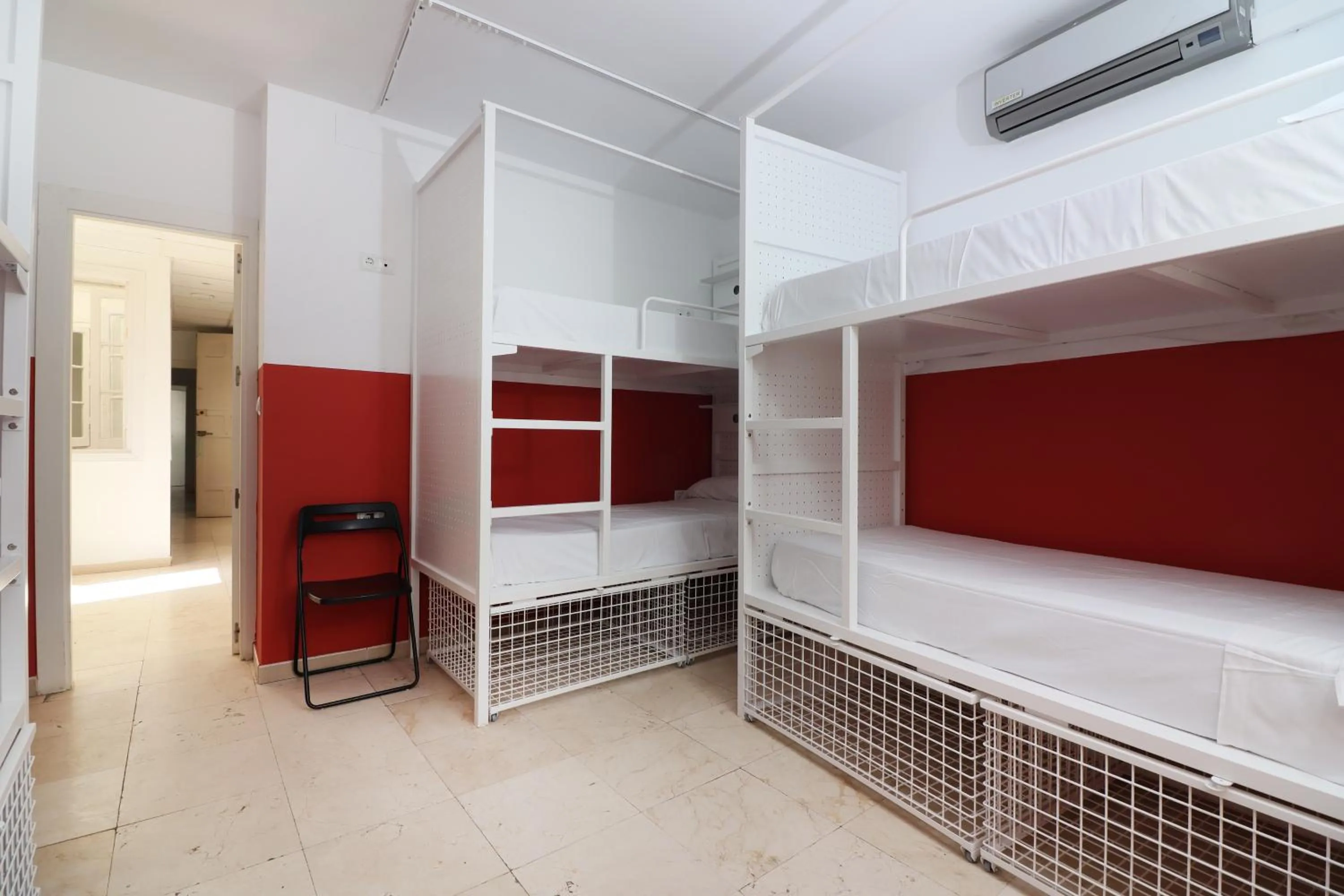 Bed in Feel Hostels City Center