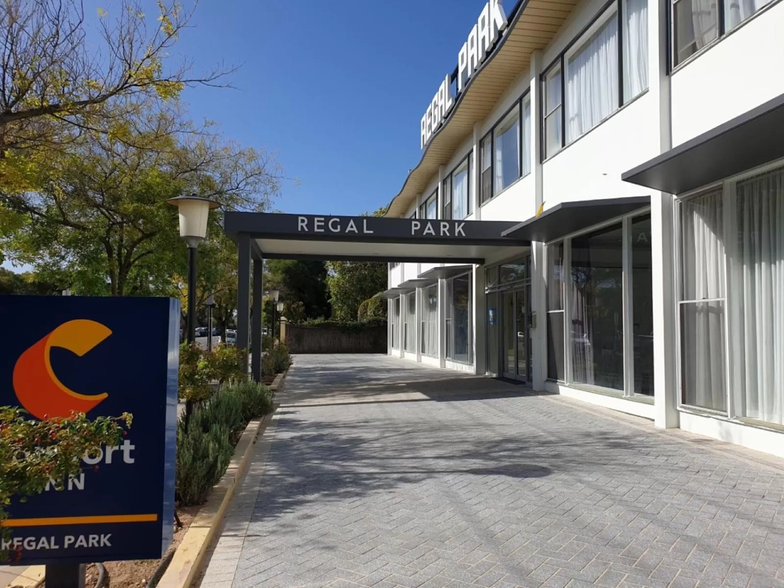 Day in Comfort Inn Regal Park