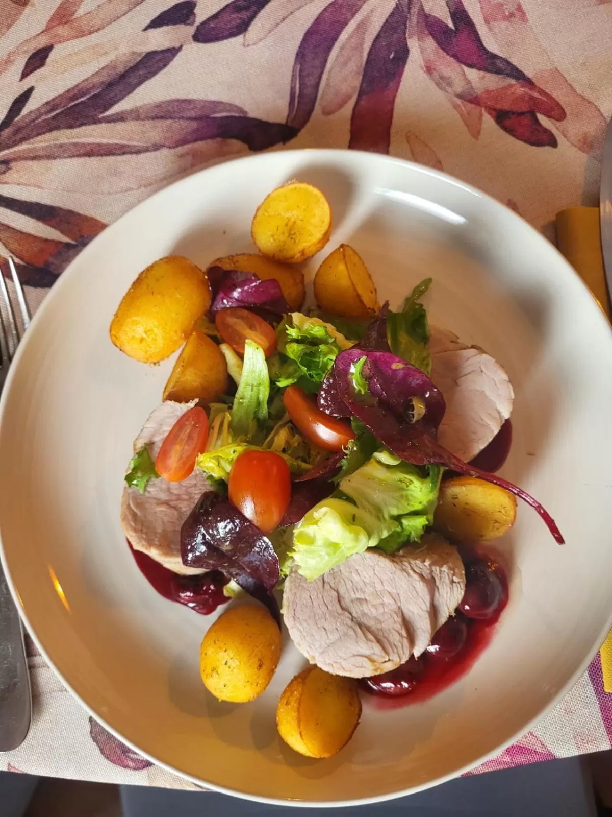 Restaurant/places to eat in Tailor Hotel Sport & Conference