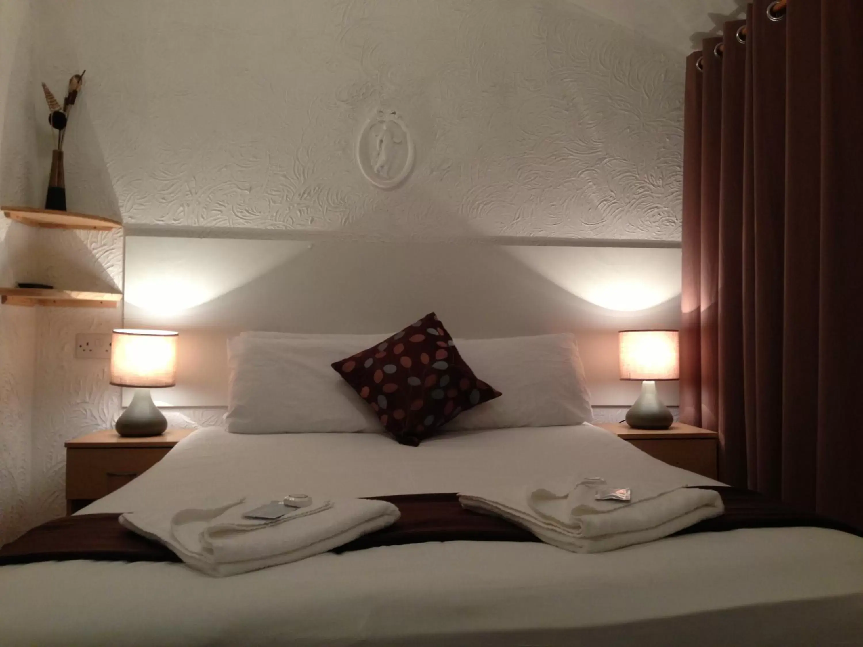 Triple Room in Wilsons Hotel - Blackpool Tower View Triple Room in Wilsons Hotel - Blackpool Tower View