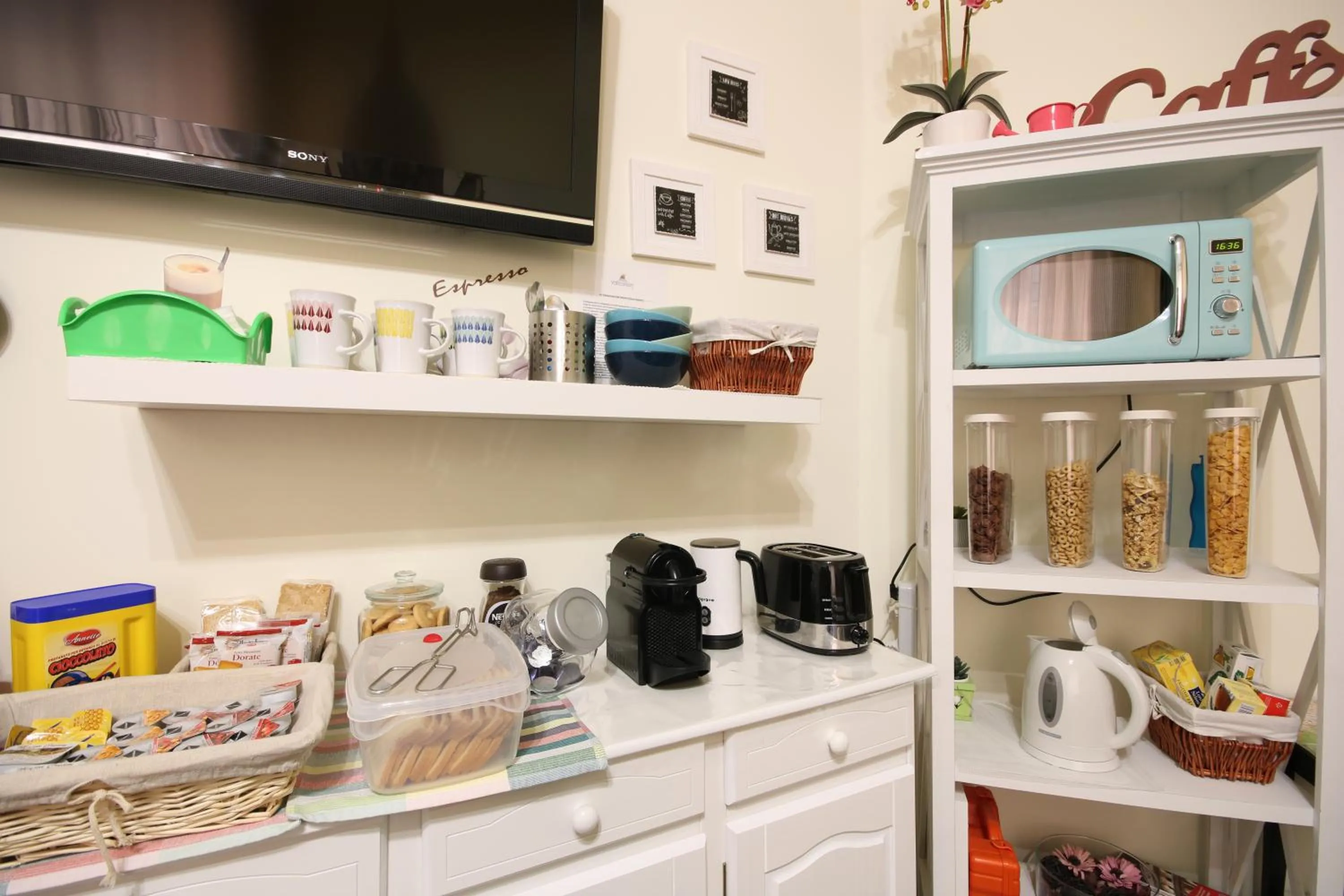 Breakfast in Vatication B&B